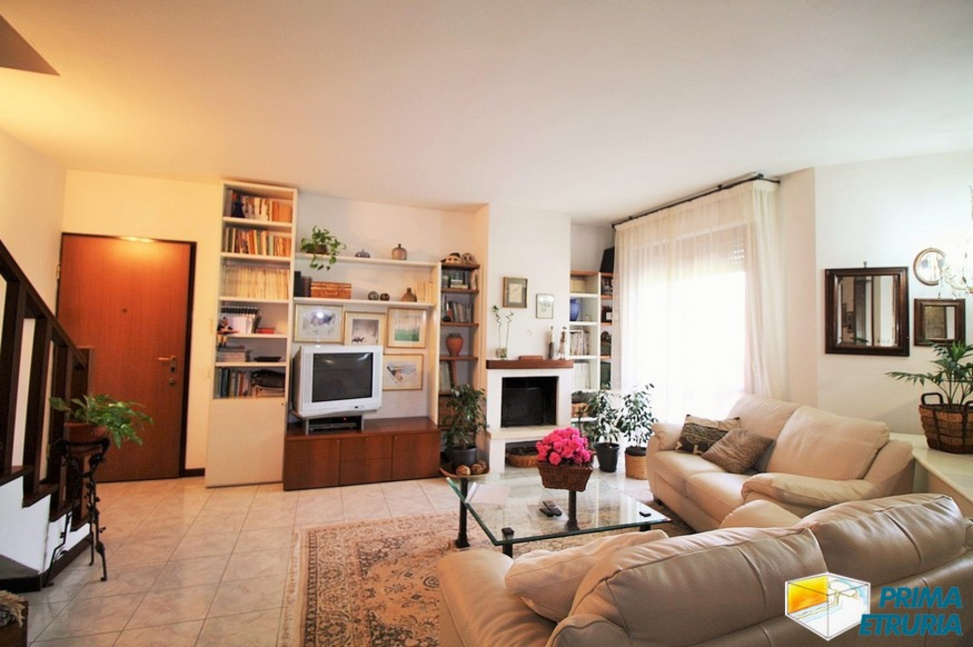 - ROSELLE - VENDESI TRILOCALE CON GARAGE