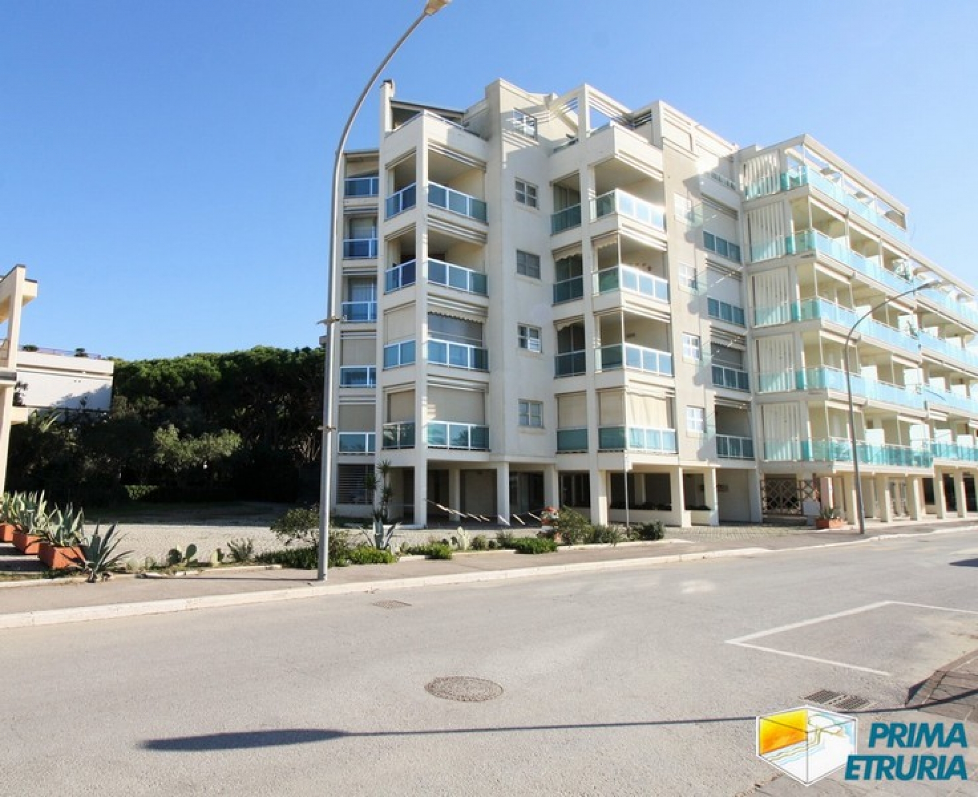 BILOCALE VISTA MARE - ZONA ROSMARINA -