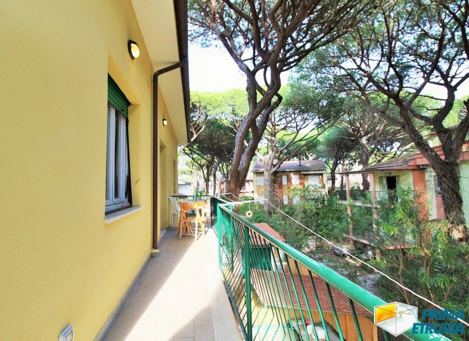 TRILOCALE CON GARAGE E GIARDINO - ZONA ROSMARINA -