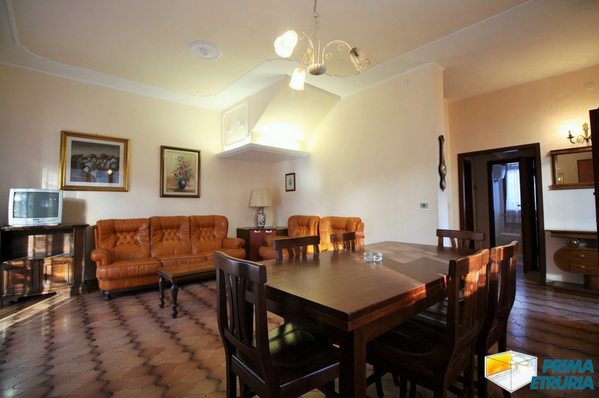 VENDESI VILLA IN BIFAMILIARE CON GIARDINO -ZONA ROSMARINA-