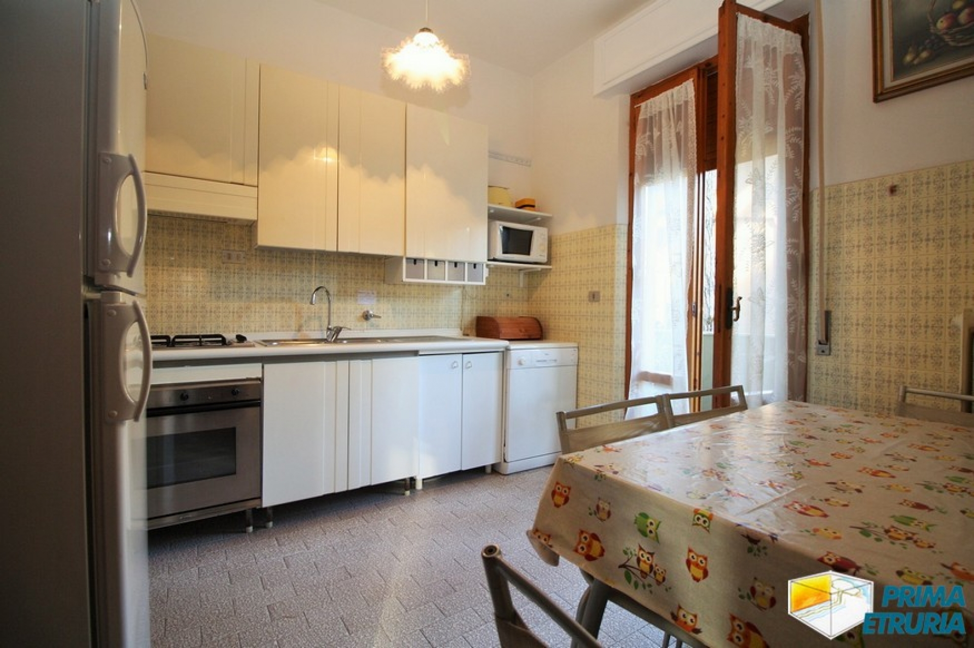 VENDESI VILLA IN BIFAMILIARE CON GIARDINO -ZONA ROSMARINA-