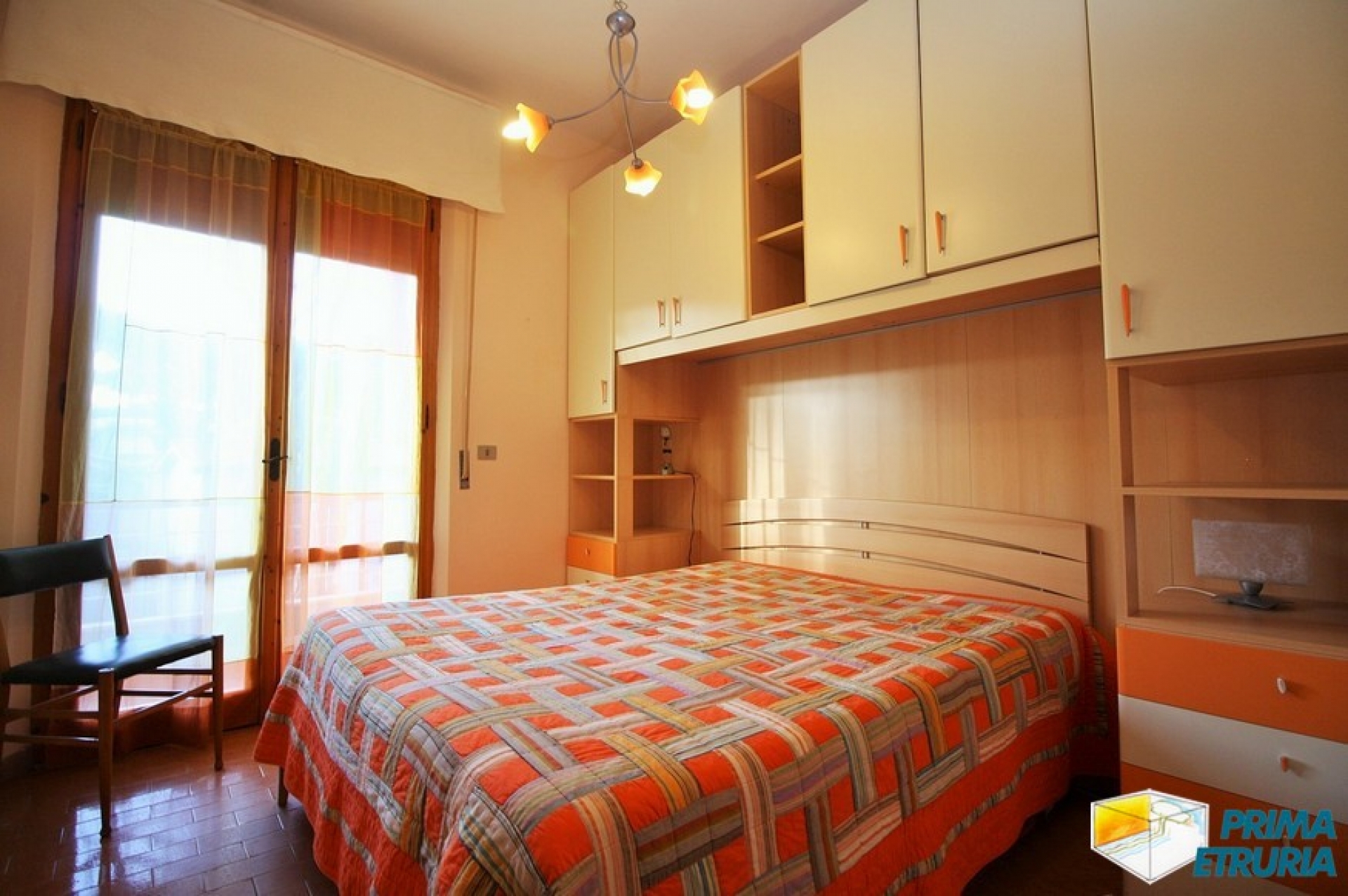 VENDESI VILLA IN BIFAMILIARE CON GIARDINO -ZONA ROSMARINA-