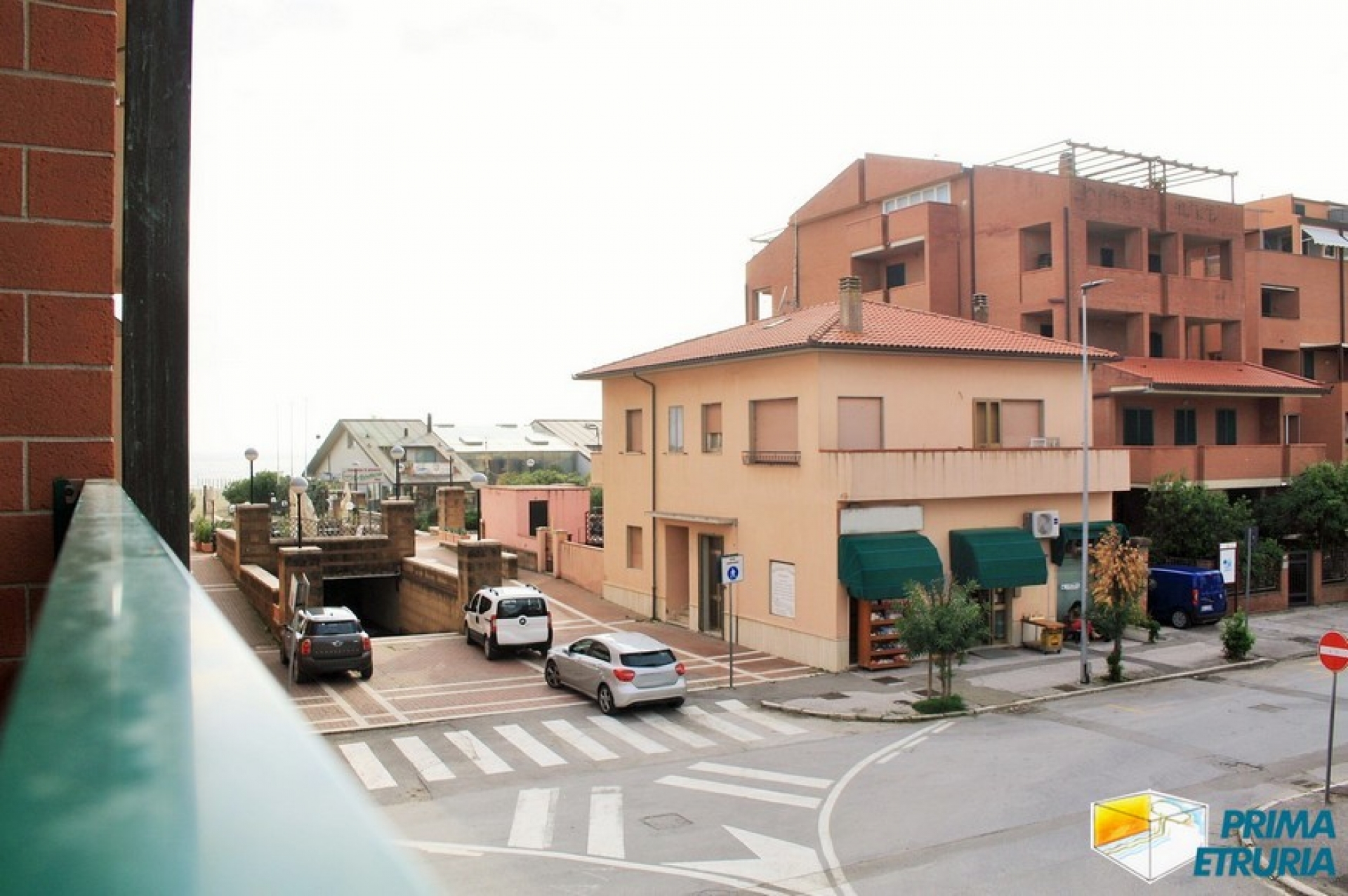 TRILOCALE RISTRUTTURATO A DUE PASSI DAL MARE - ZONA CENTRO -