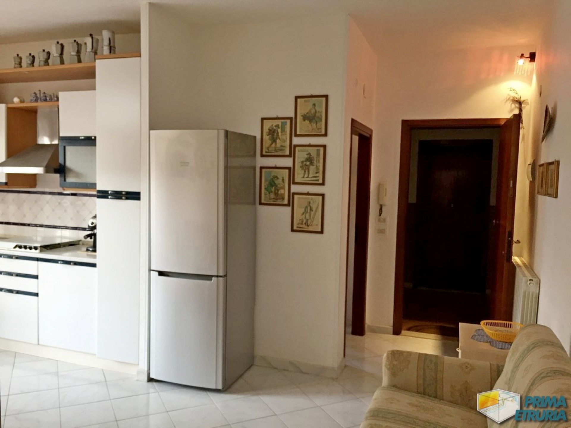 VENDESI TRILOCALE VIA ANICHINI 6 - ZONA CENTRO -