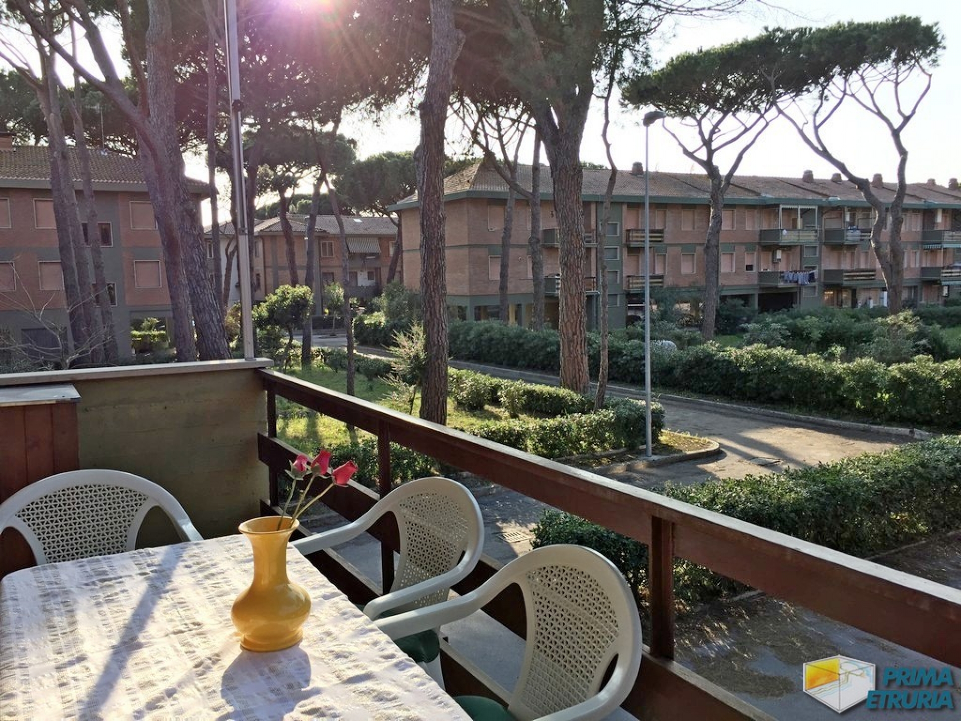VENDESI TRILOCALE VIA ANICHINI 6 - ZONA CENTRO -
