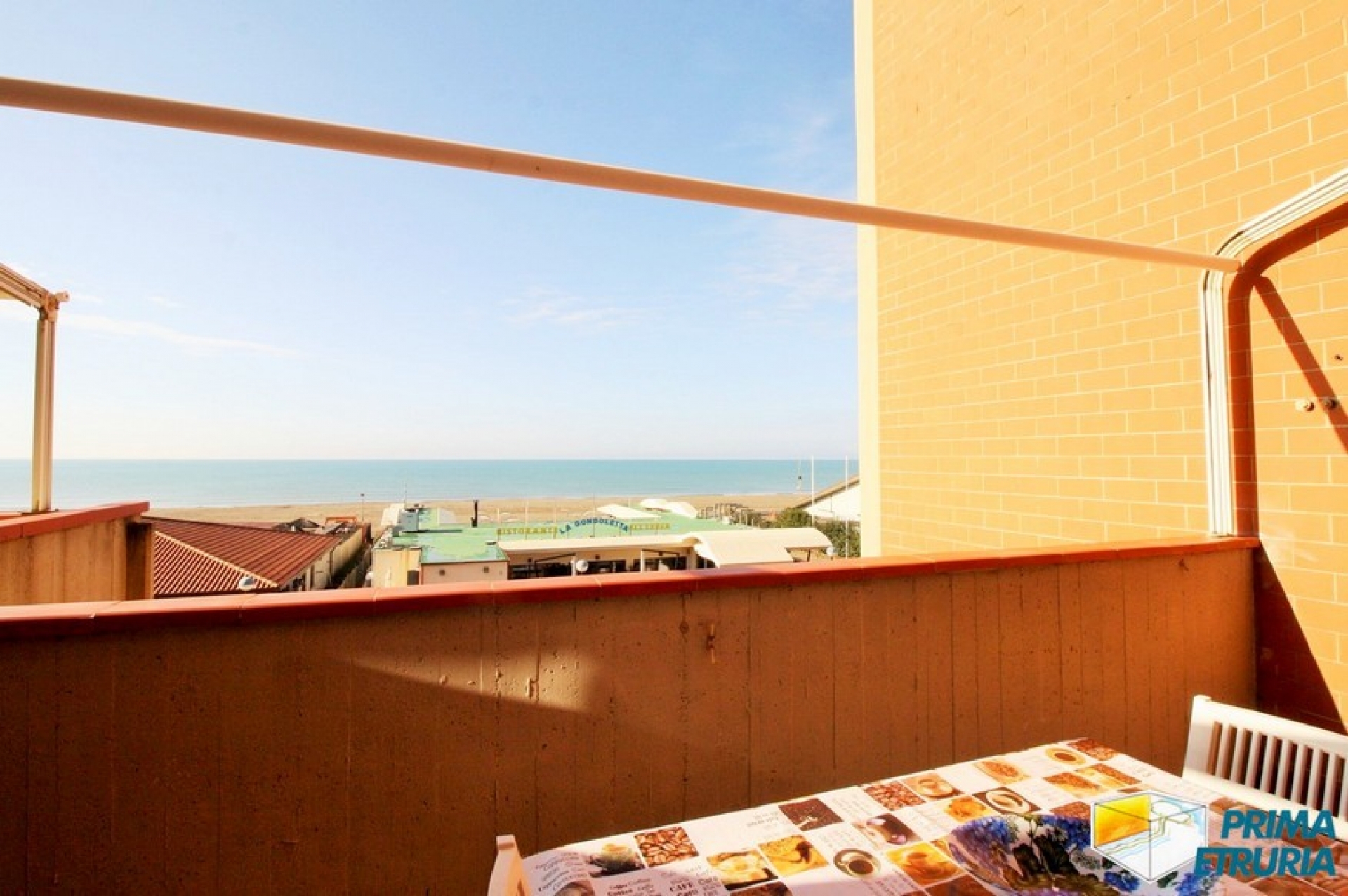 BILOCALE CON FANTASTICA VISTA FRONTE MARE - ZONA CENTRO -