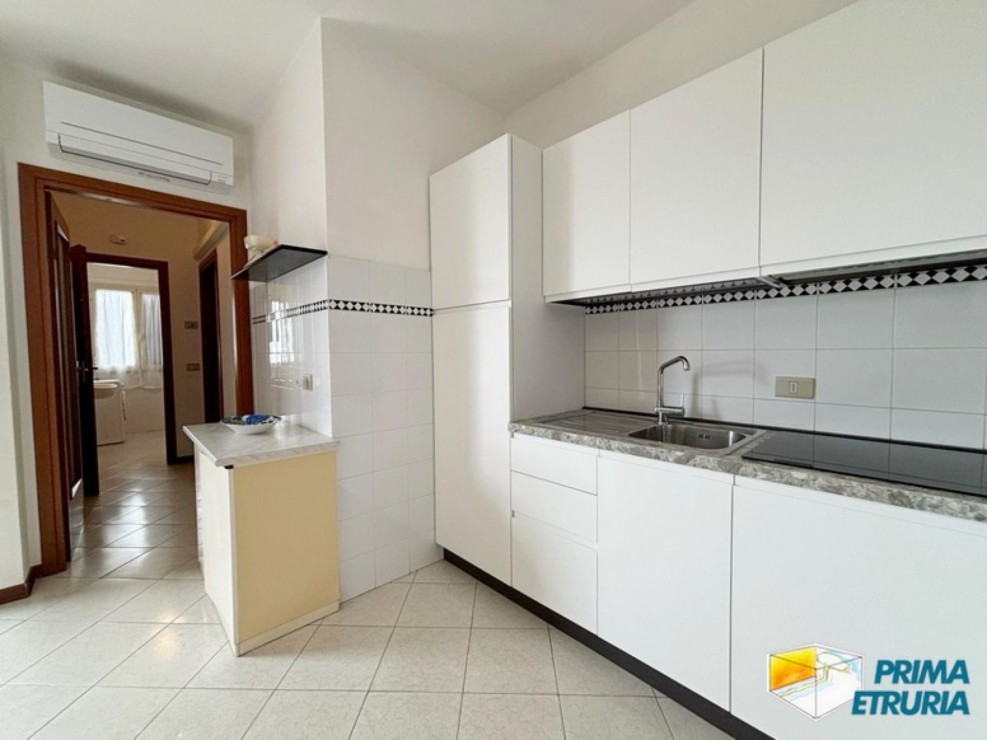 BILOCALE CON FANTASTICA VISTA FRONTE MARE - ZONA CENTRO -