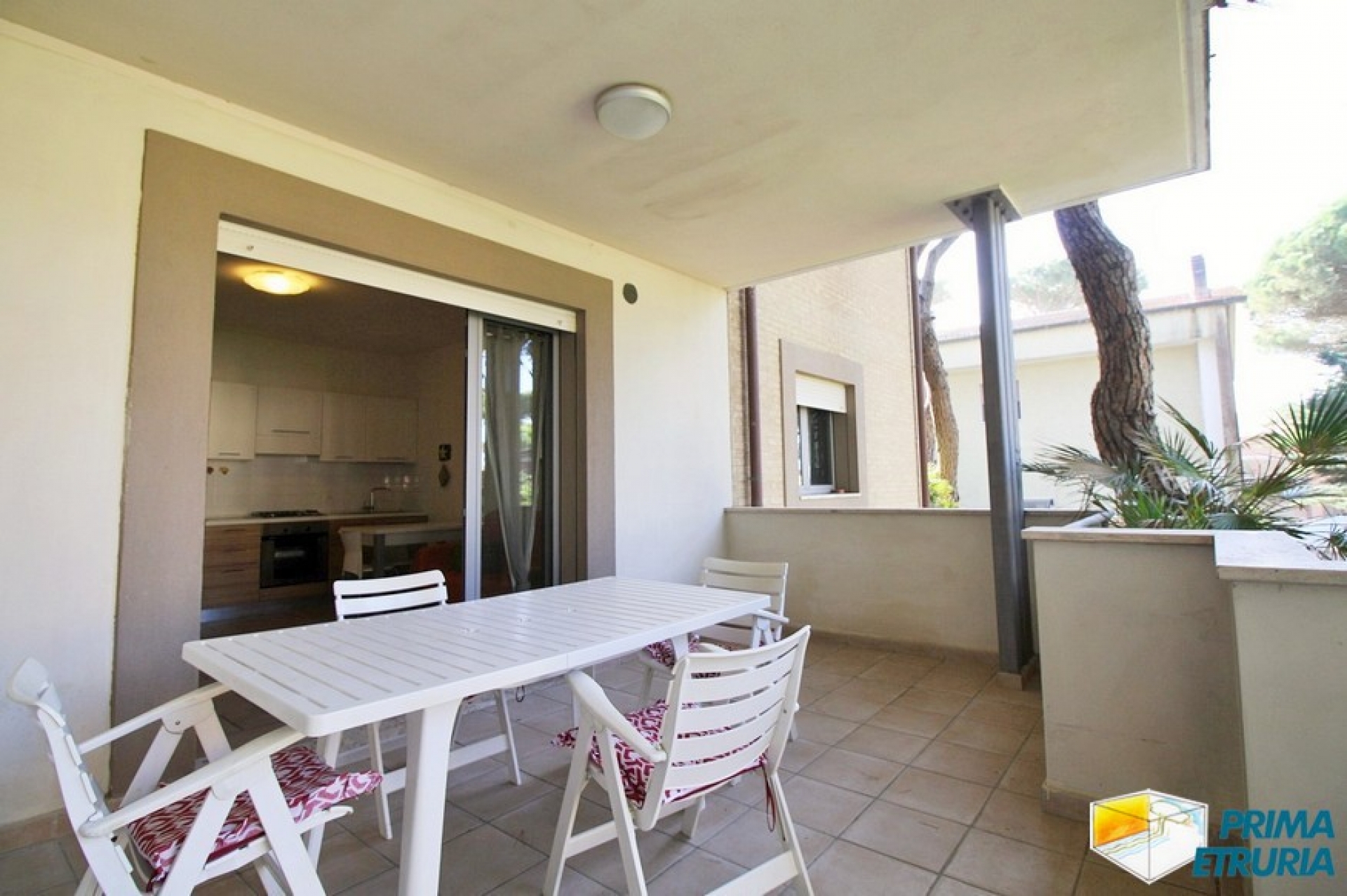 FANTASTICO BILOCALE CON AMPIA TERRAZZA - ZONA ROSMARINA -