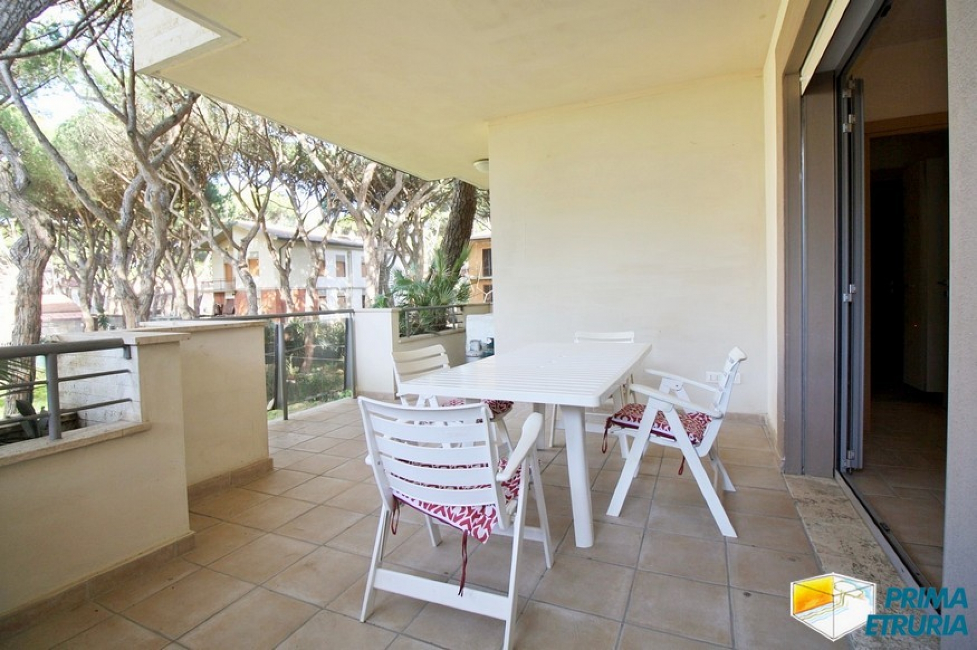 FANTASTICO BILOCALE CON AMPIA TERRAZZA - ZONA ROSMARINA -