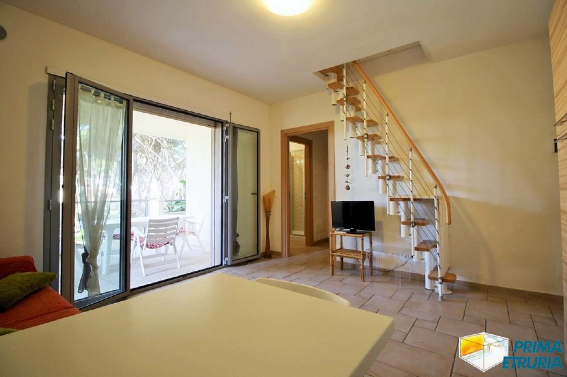 FANTASTICO BILOCALE CON AMPIA TERRAZZA - ZONA ROSMARINA -