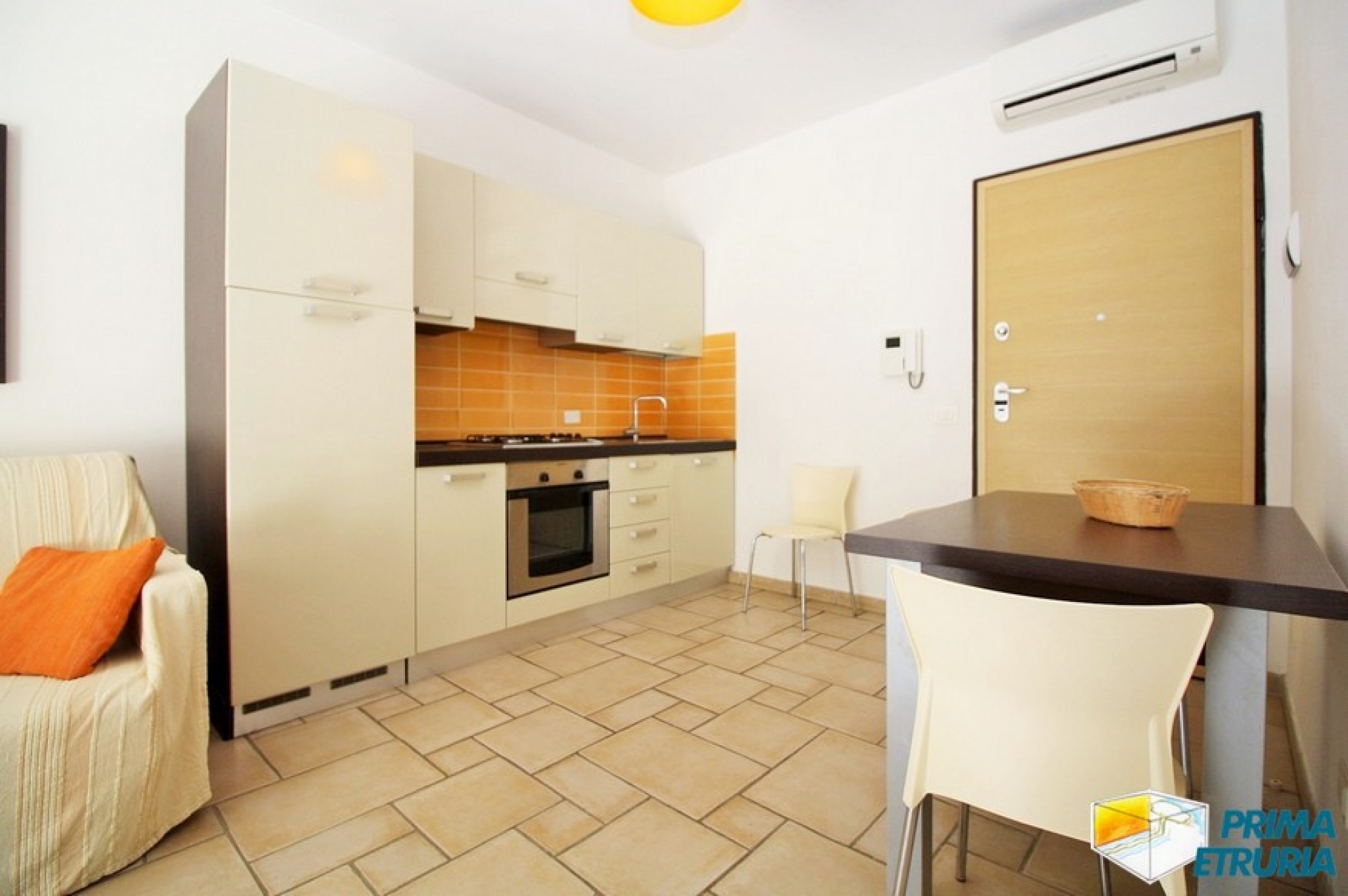 FANTASTICO BILOCALE CON AMPIA TERRAZZA - ZONA ROSMARINA -