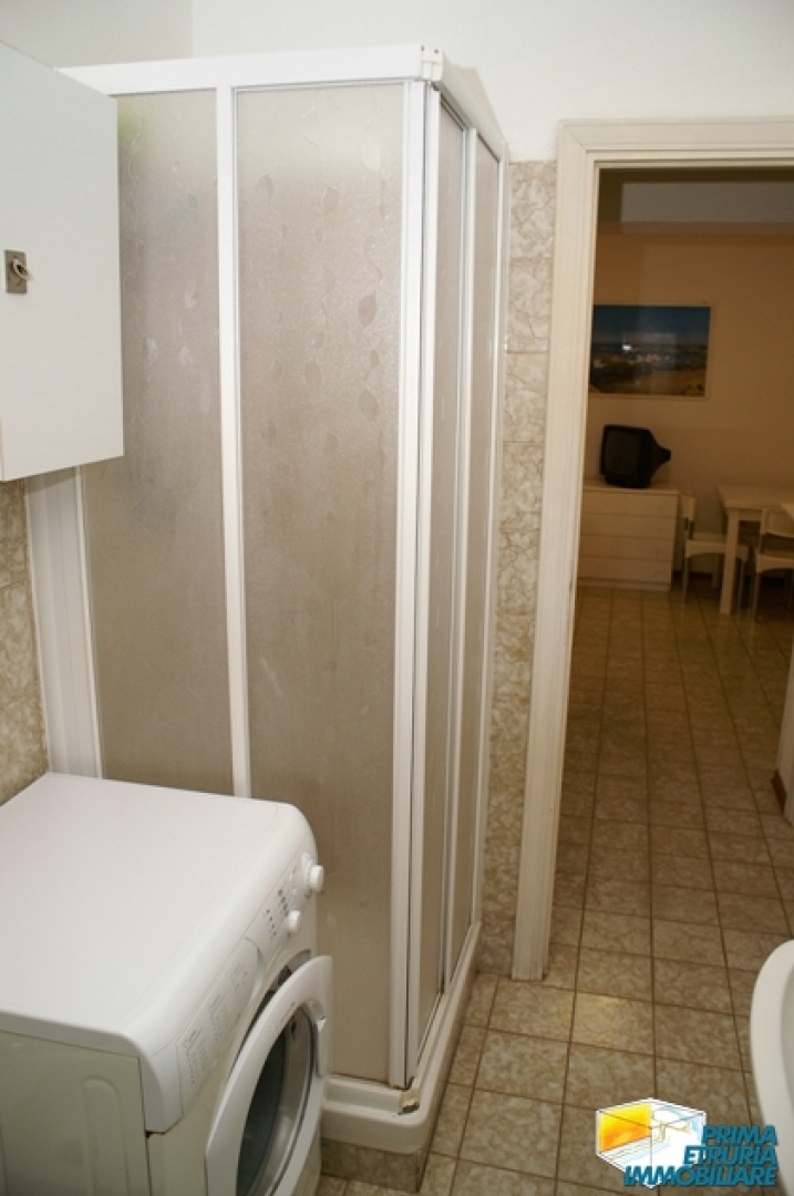 BILOCALE CON AMPIO GIARDINO IN VIA CALA DI FORNO - ZONA ROSMARINA - 