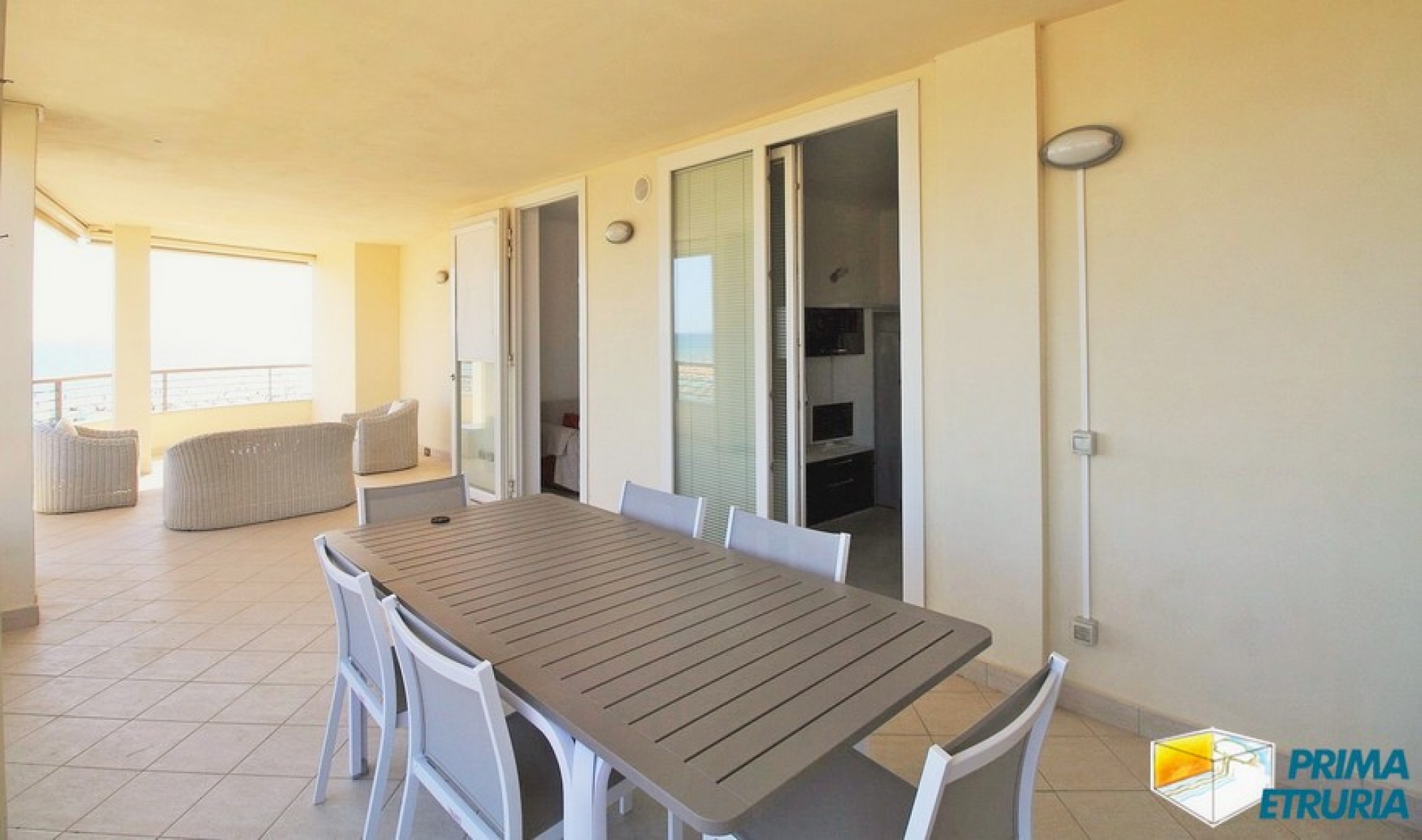 FANTASTICO TRILOCALE FRONTE MARE - ZONA CENTRALE -
