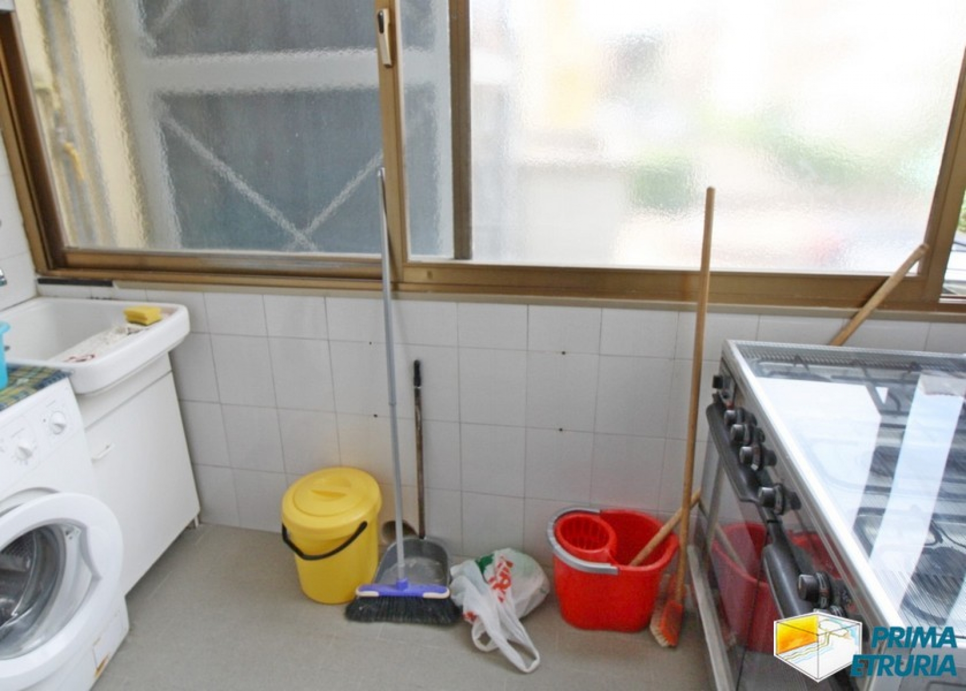 AMPIO QUATTRO VANI IN VIA SILVIO PELLICO - ZONA CENTRO -