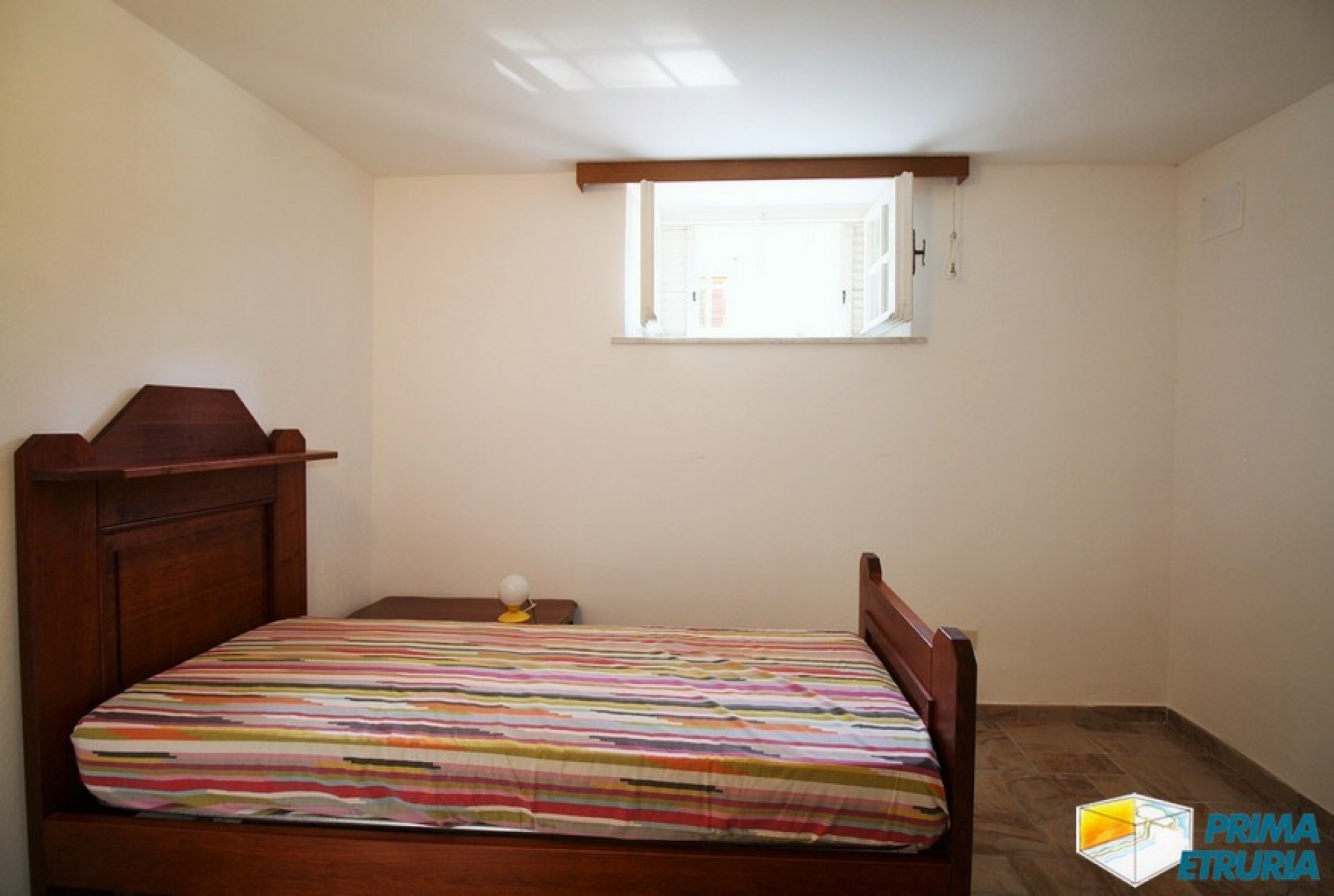 SPLENDIDA VILLA CON AMPIO GIARDINO - ZONA ROSMARINA -