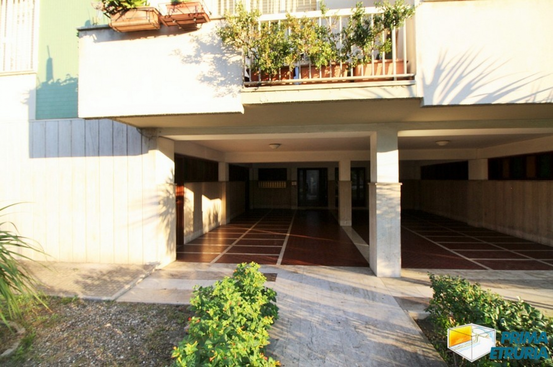 - GROSSETO - VENDESI AMPIO TRILOCALE ZONA STADIO
