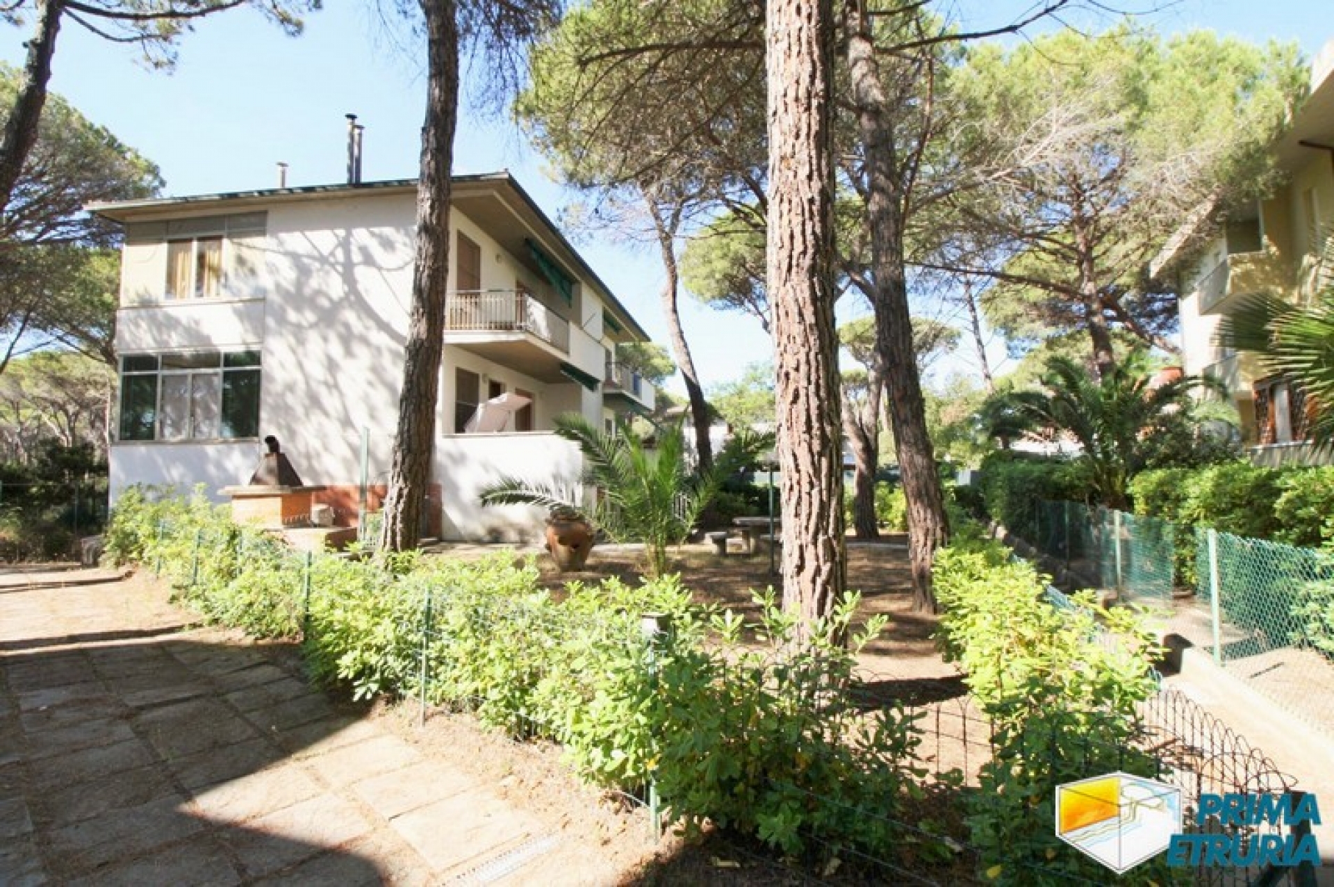 - PRINCIPINA A MARE - TRILOCALE VICINO ALLA SPIAGGIA CON GIARDINO