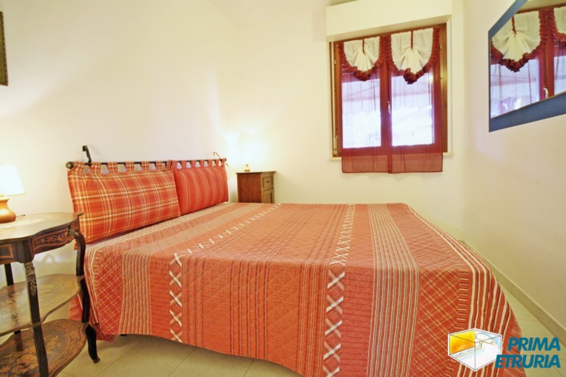 BILOCALE CON BELLISSIMA TERRAZZA ALL'INTERNO DELLA PINETA - ZONA ROSMARINA -