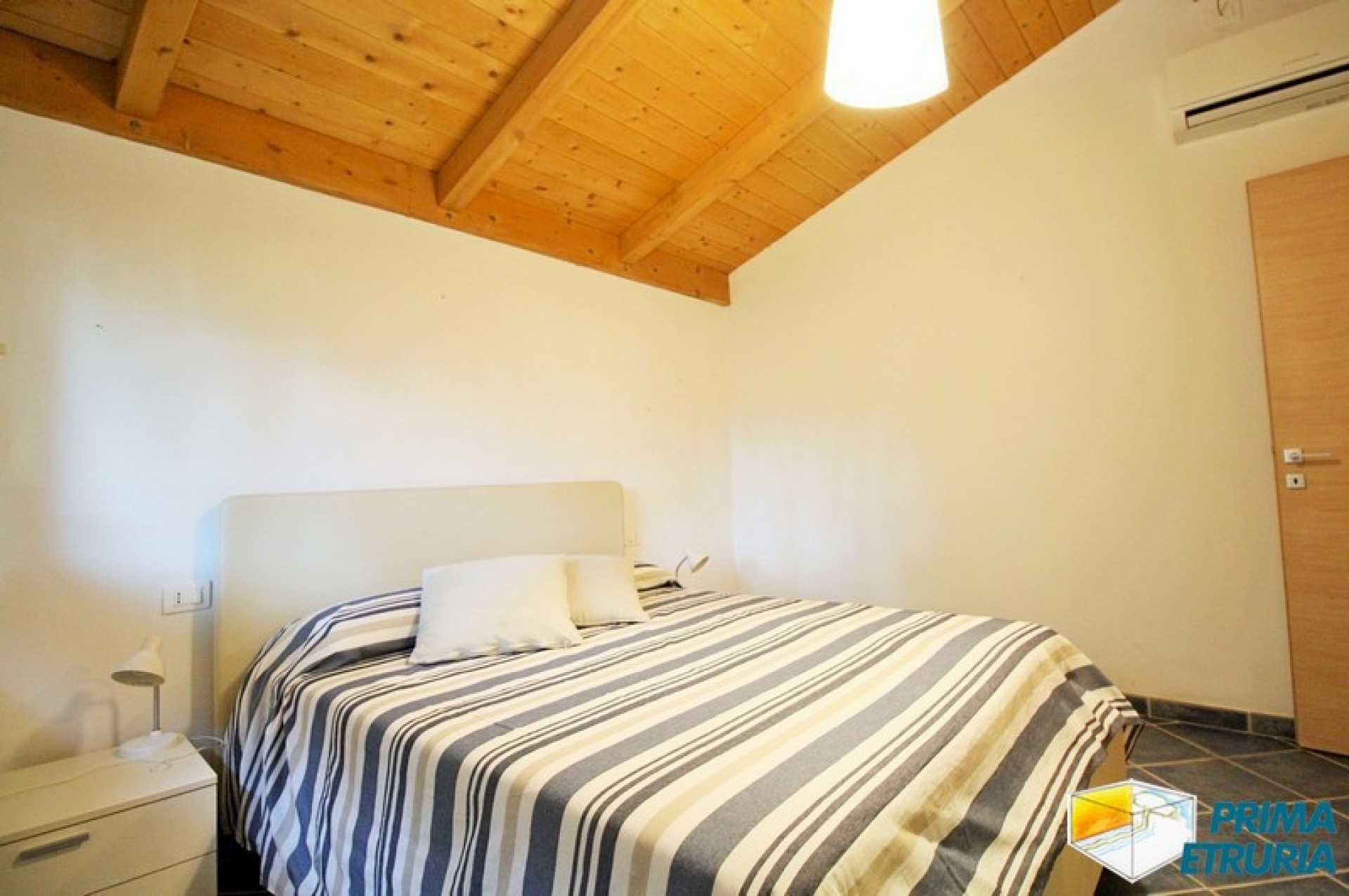 FANTASTICO BILOCALE CON BELLISSIMO SOLARIUM - ZONA ROSMARINA -