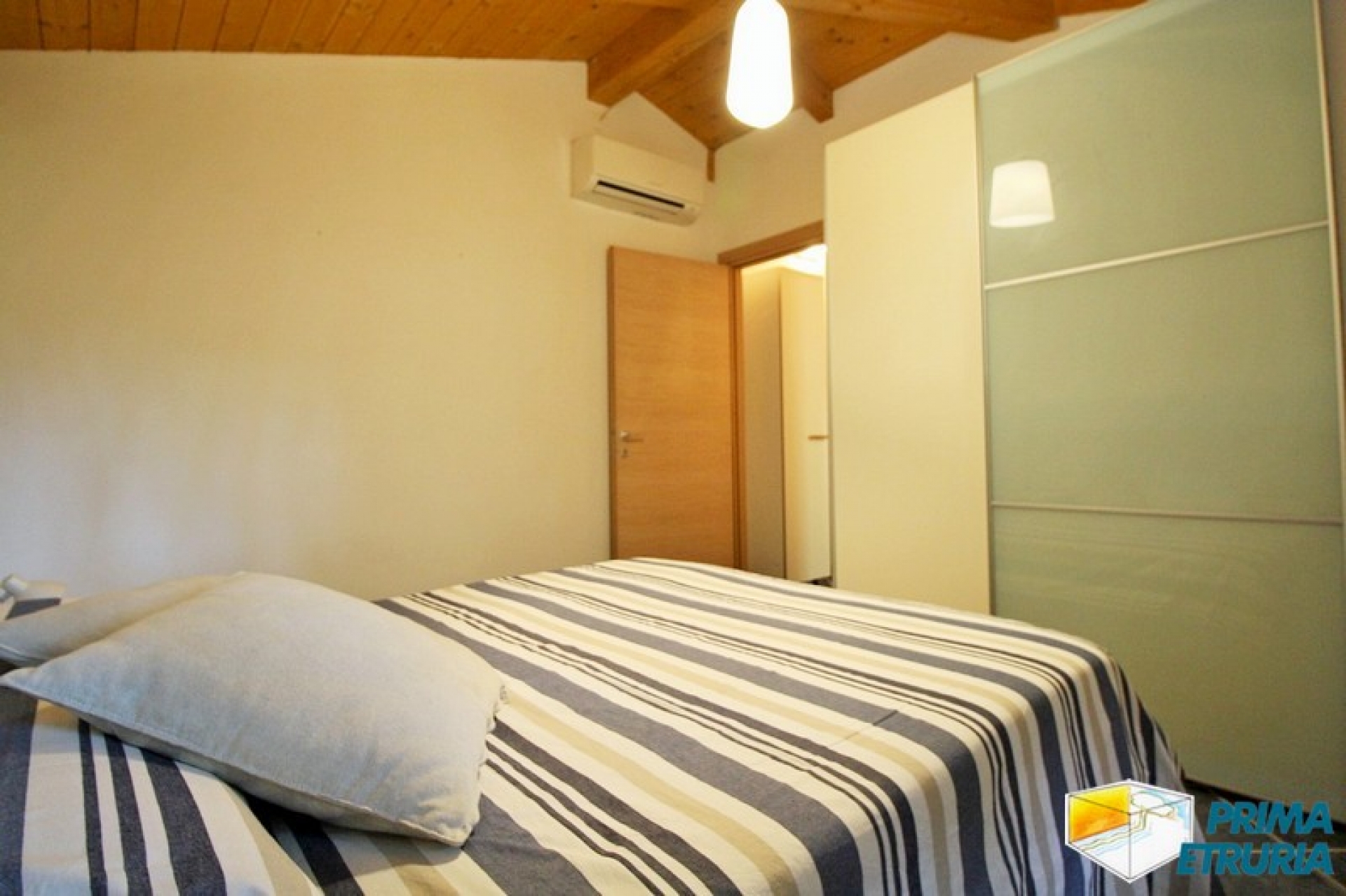 FANTASTICO BILOCALE CON BELLISSIMO SOLARIUM - ZONA ROSMARINA -