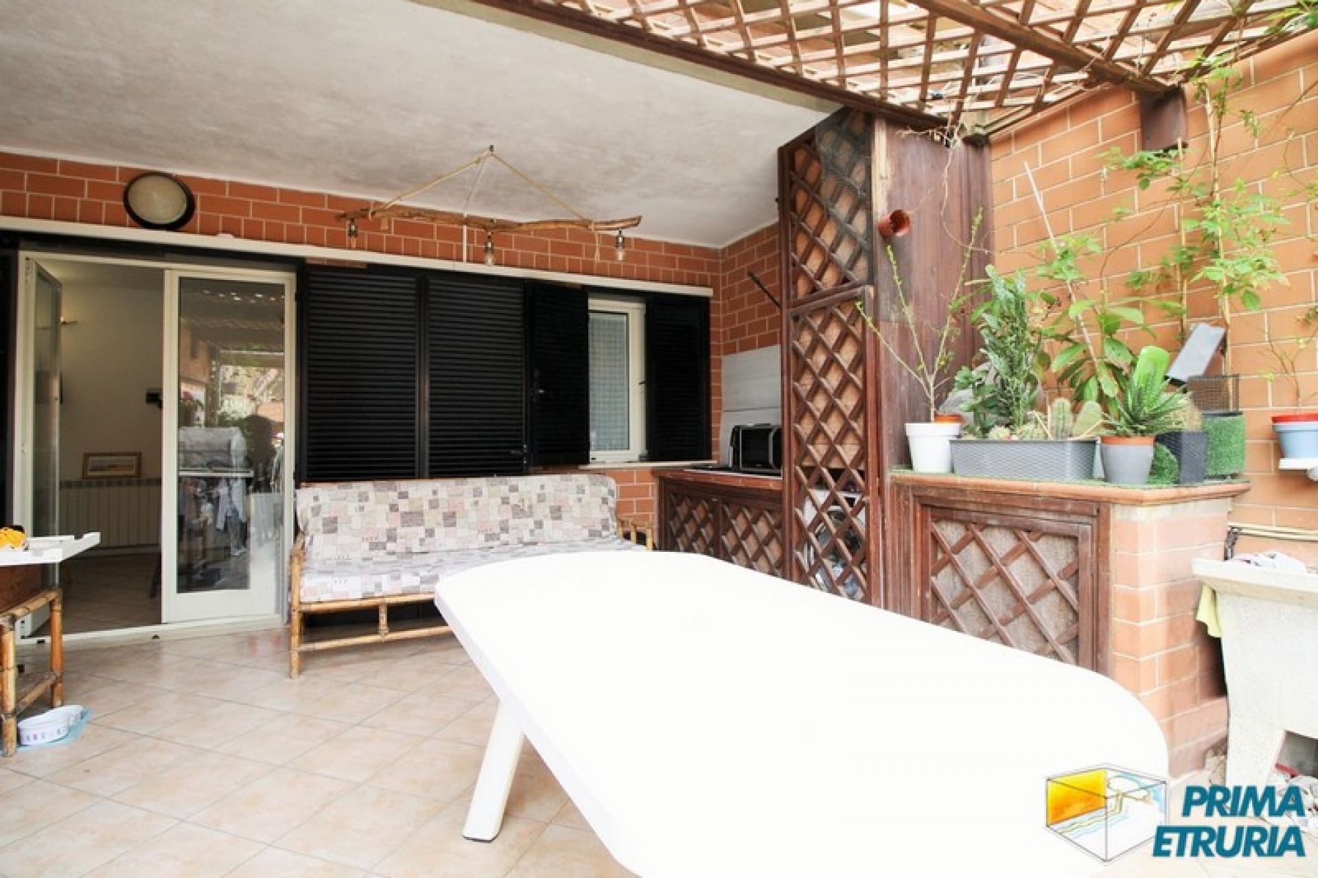 APPARTAMENO TRILOCALE CON BELLISSIMA TERRAZZA - ZONA CENTRO -