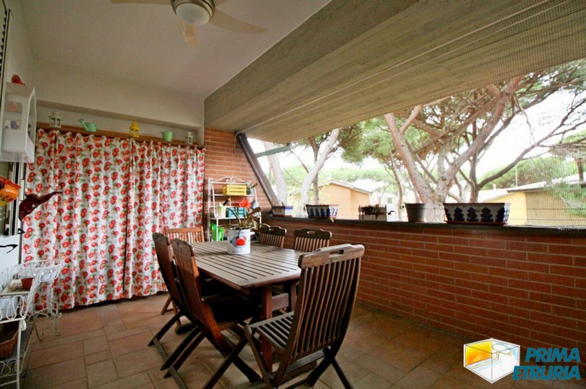 GRAZIOSO TRILOCALE CON AMPIA TERRAZZA - ZONA ROSMARINA -