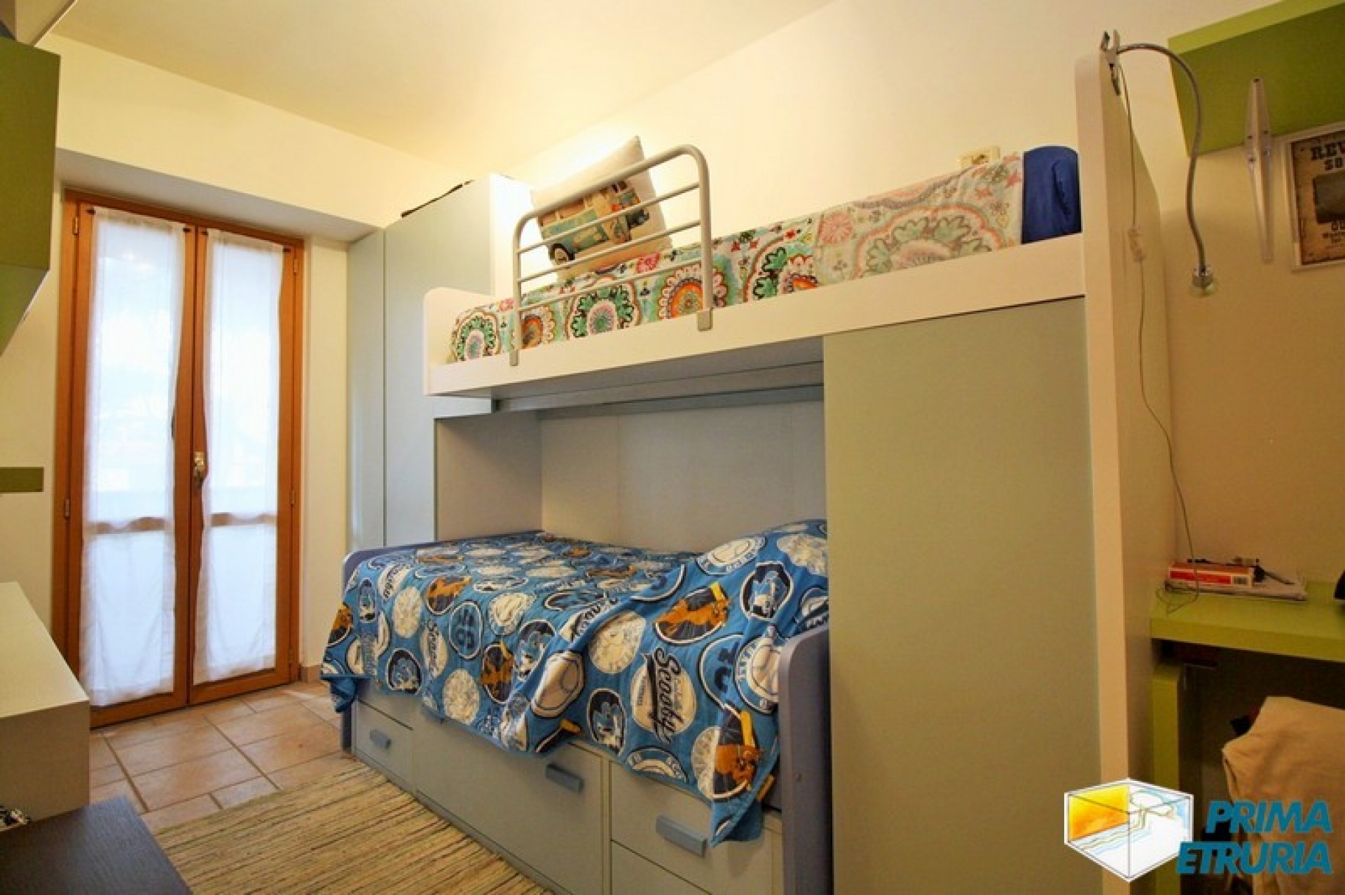 GRAZIOSO TRILOCALE CON AMPIA TERRAZZA - ZONA ROSMARINA -