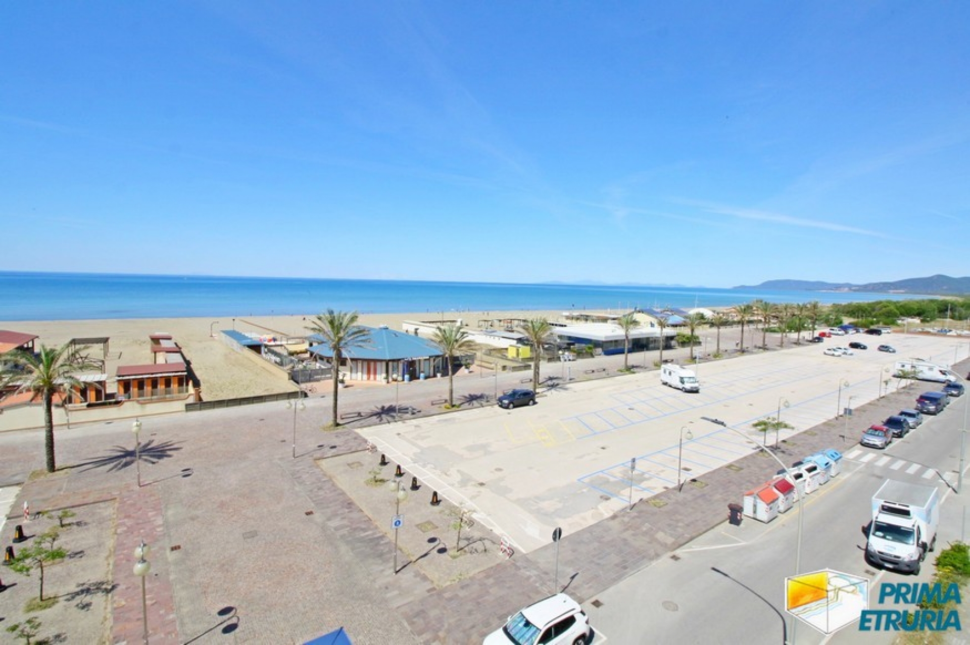 BELLISSIMO TRILOCALE FRONTE MARE - ZONA ROSMARINA -