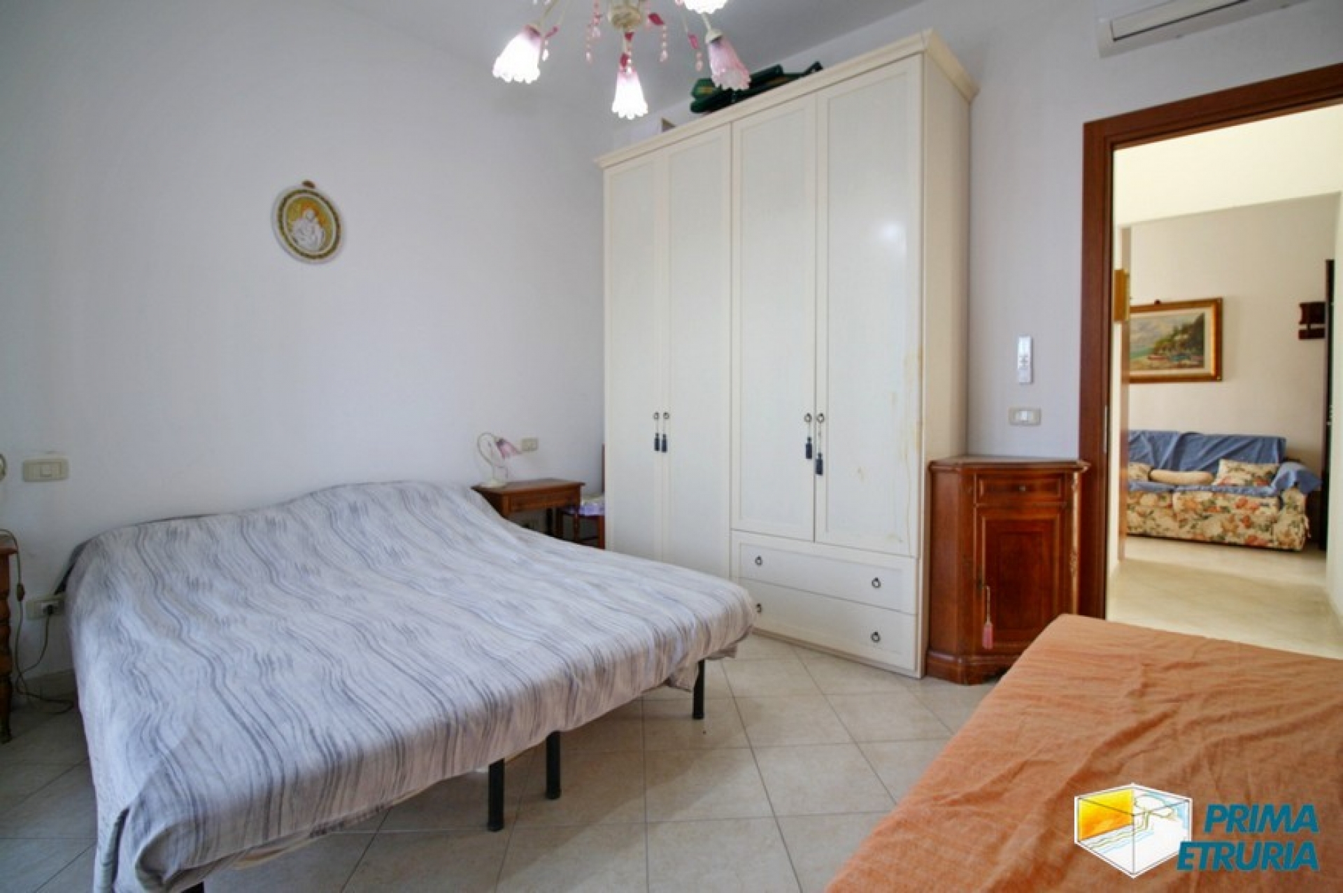 MONOLOCALE A DUE PASSI DAL MARE - ZONA CENTRO -