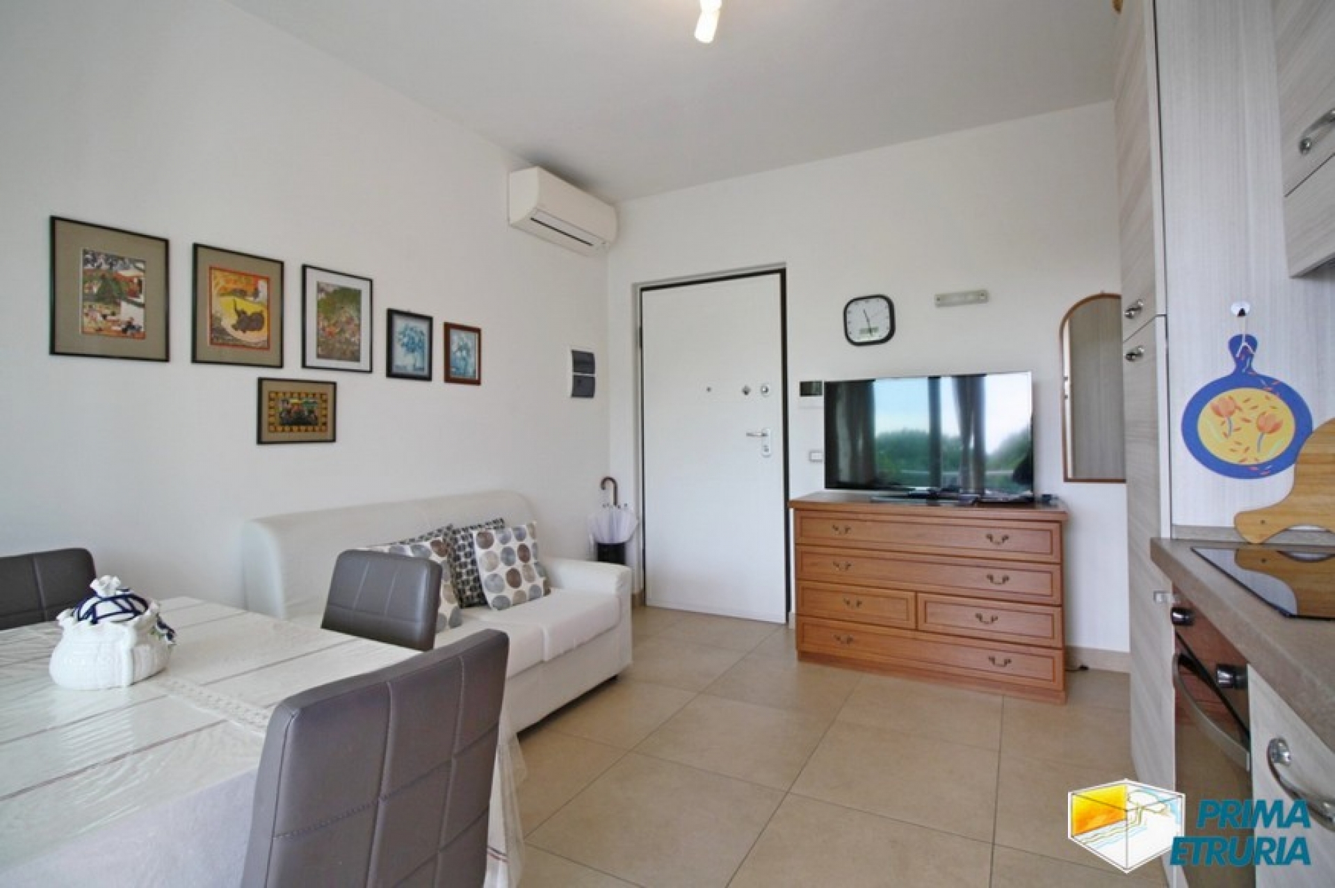 Esclusivo Trilocale Vista Mare a Marina di Grosseto: Eleganza e Comfort a Due Passi dalla Spiaggia - ZONA ROSMARINA -