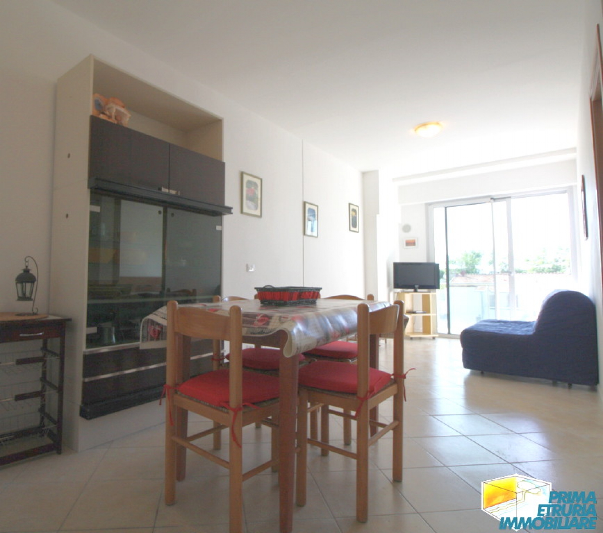 BILOCALE RISTRUTTURATO CON BELLISSIMA VISTA SUL MARE - ZONA ROSMARINA 