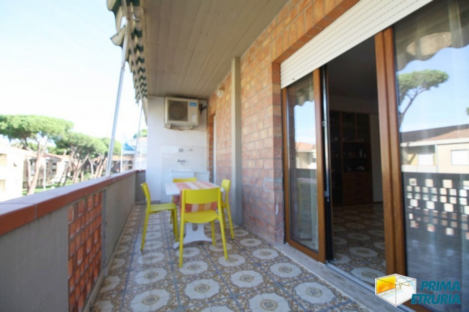 AMPIO TRILOCALE CON GARAGE E POSTO AUTO - ZONA CENTRO -