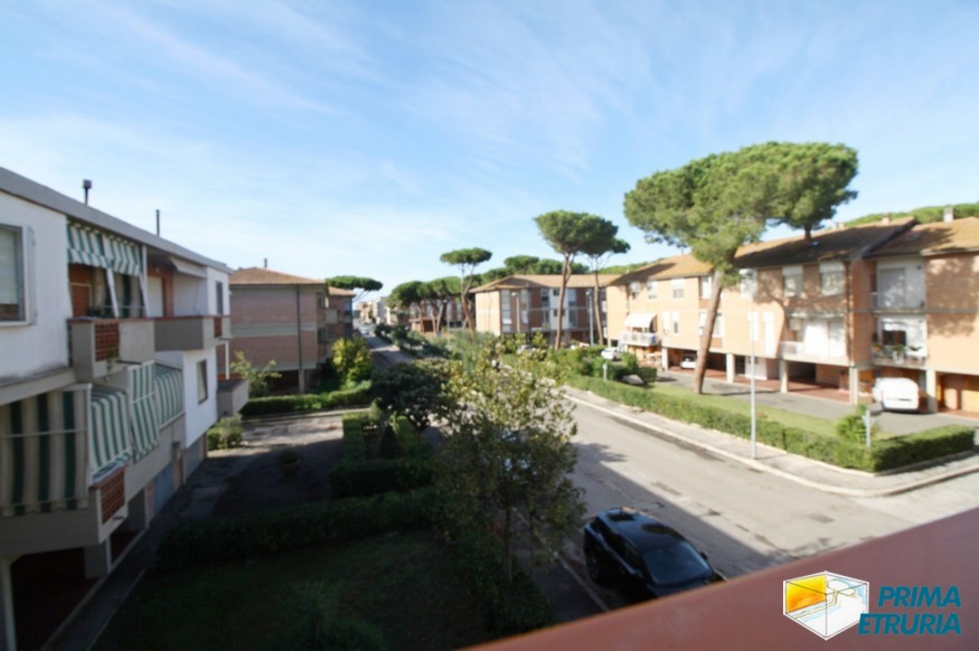 AMPIO TRILOCALE CON GARAGE E POSTO AUTO - ZONA CENTRO -