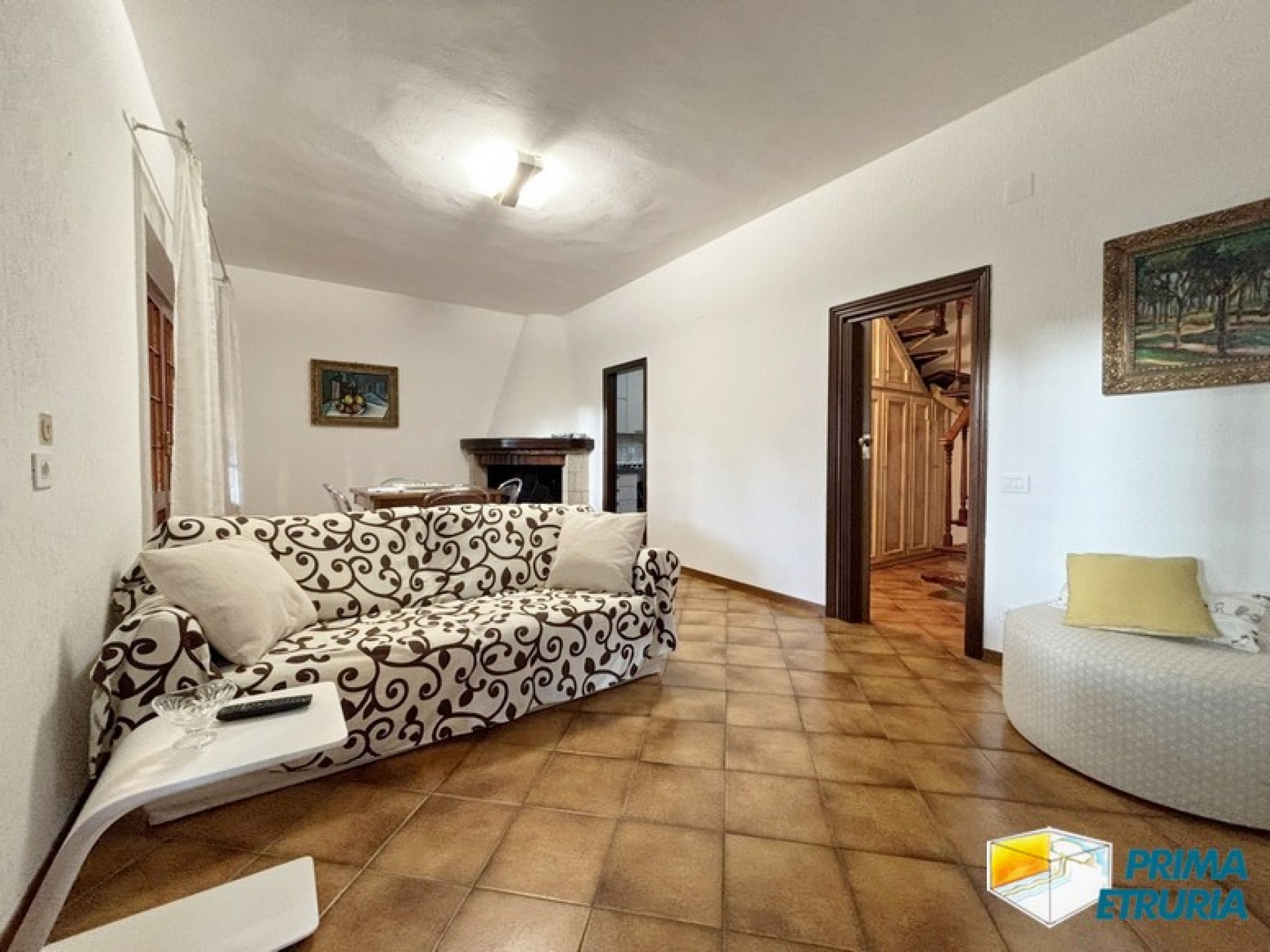 Eleganza e Comfort: Villa Trifamiliare Vicino alla Spiaggia - ZONA ROSMARINA -
