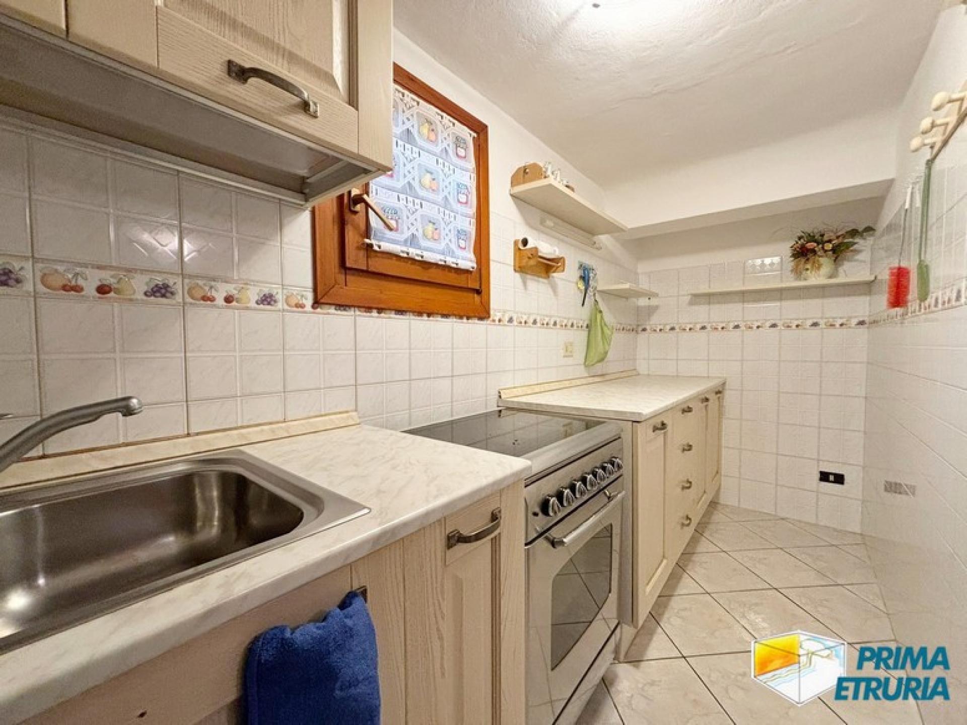 Eleganza e Comfort: Villa Trifamiliare Vicino alla Spiaggia - ZONA ROSMARINA -