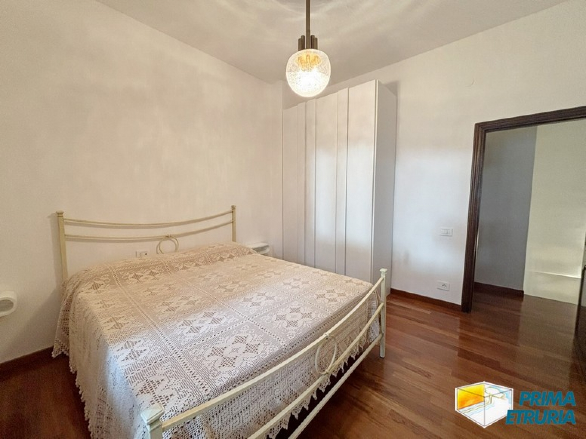 Eleganza e Comfort: Villa Trifamiliare Vicino alla Spiaggia - ZONA ROSMARINA -