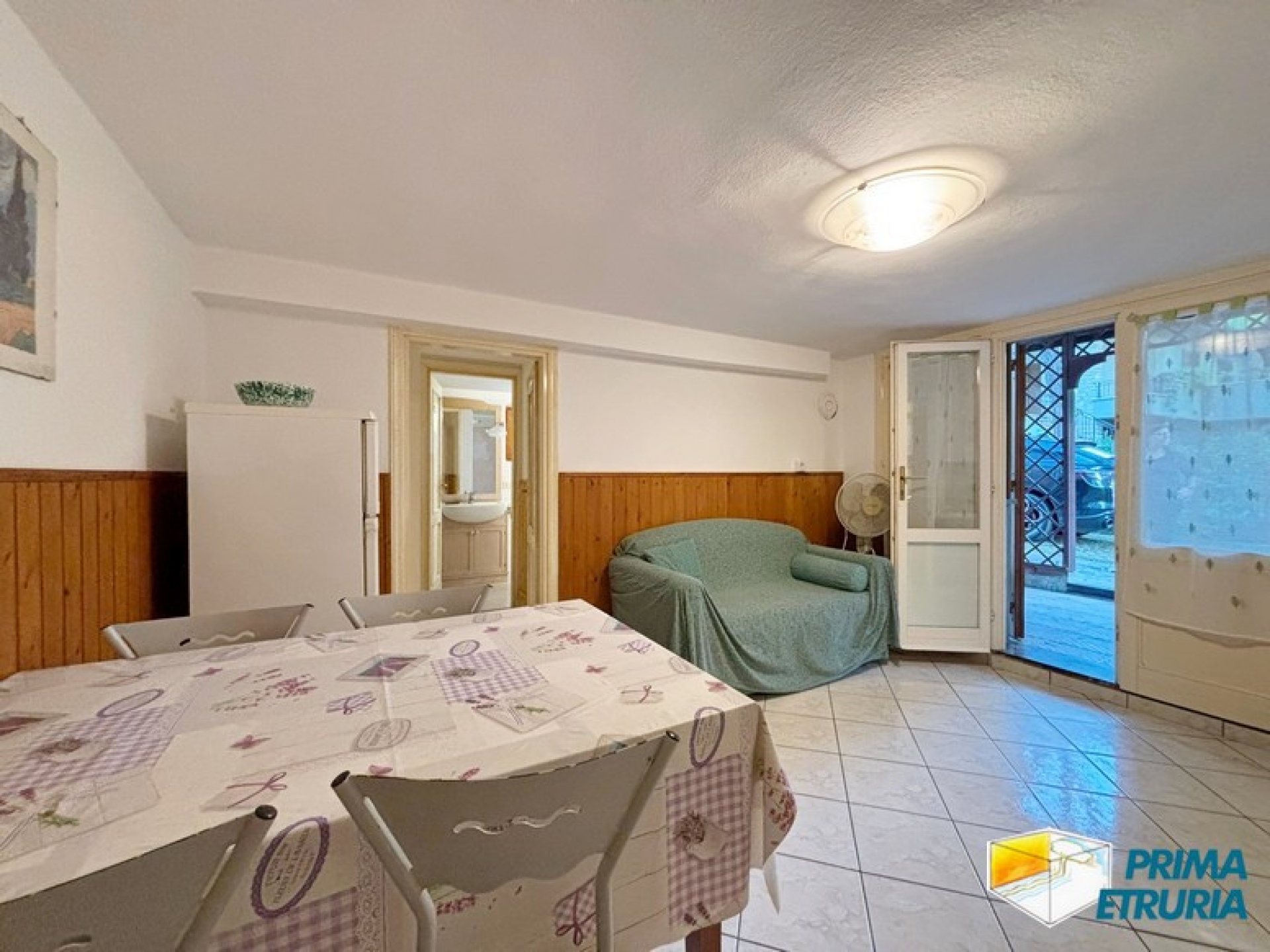 Eleganza e Comfort: Villa Trifamiliare Vicino alla Spiaggia - ZONA ROSMARINA -