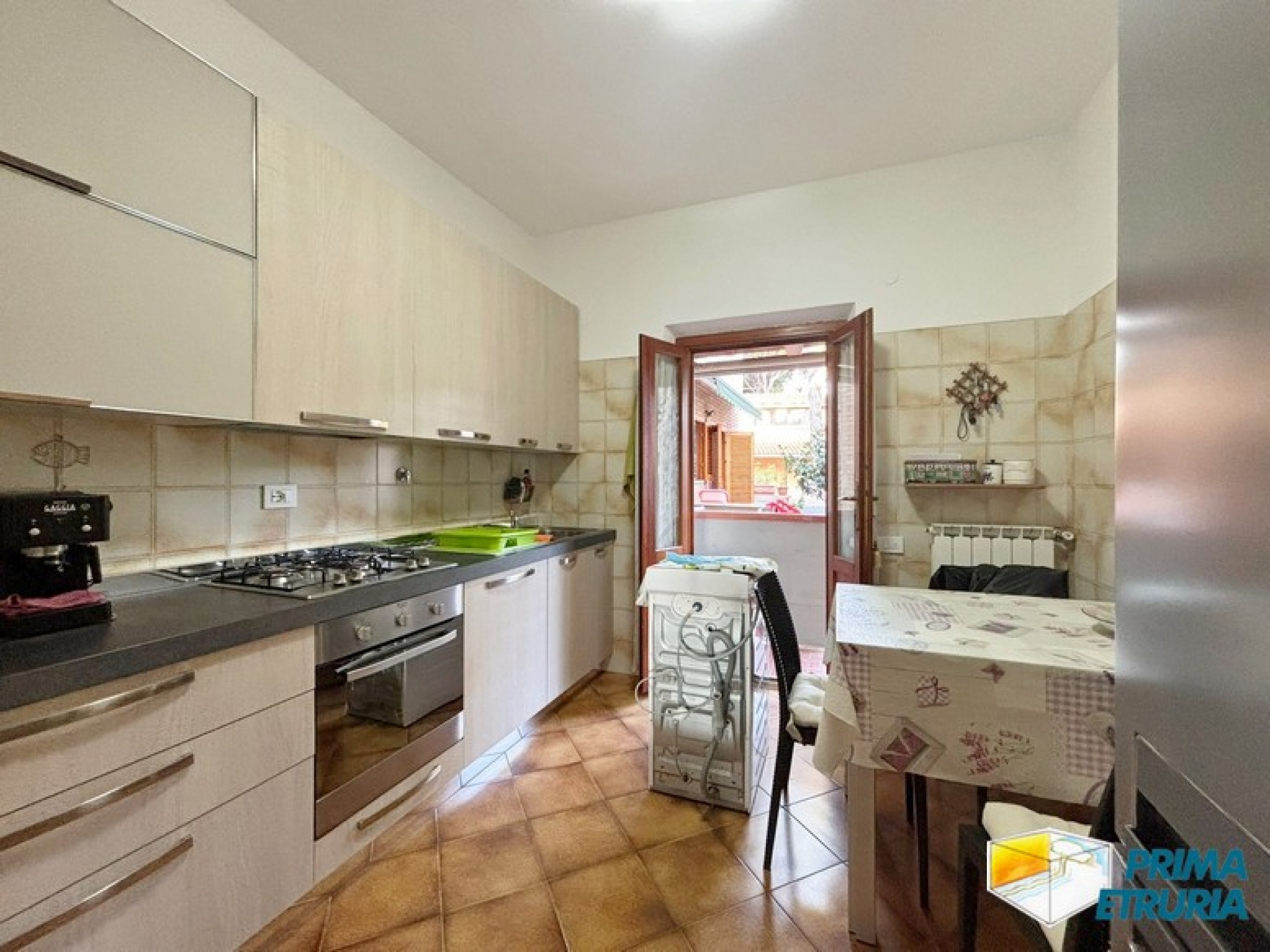 Eleganza e Comfort: Villa Trifamiliare Vicino alla Spiaggia - ZONA ROSMARINA -