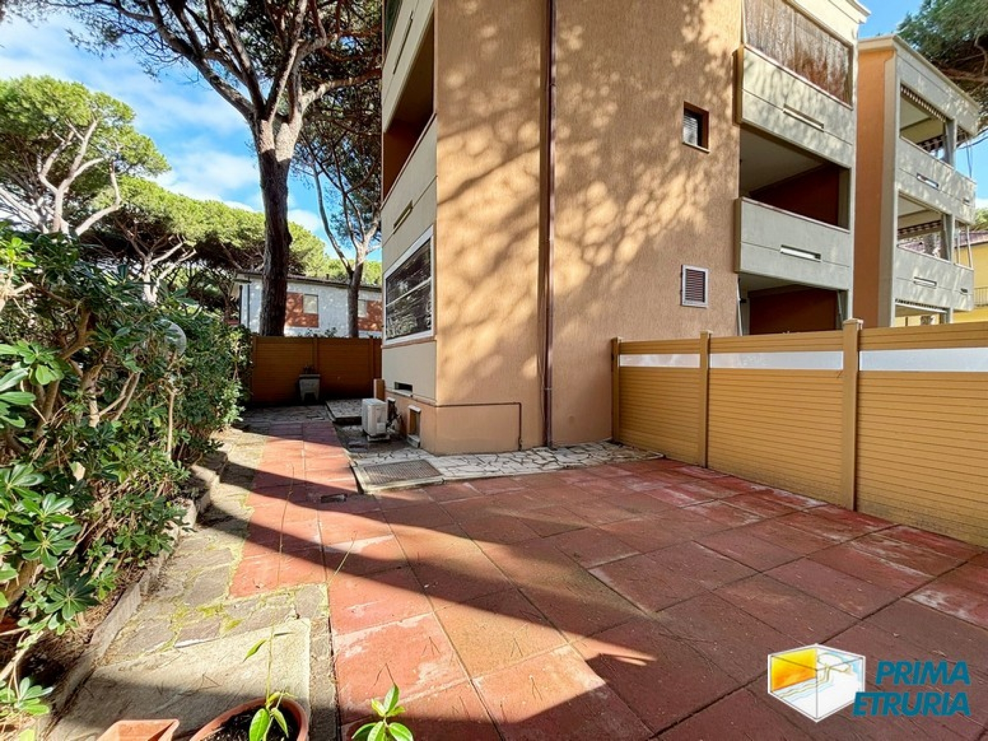 Un angolo riservato nella pineta di Rosmarina con giardino privato - ZONA ROSMARINA -