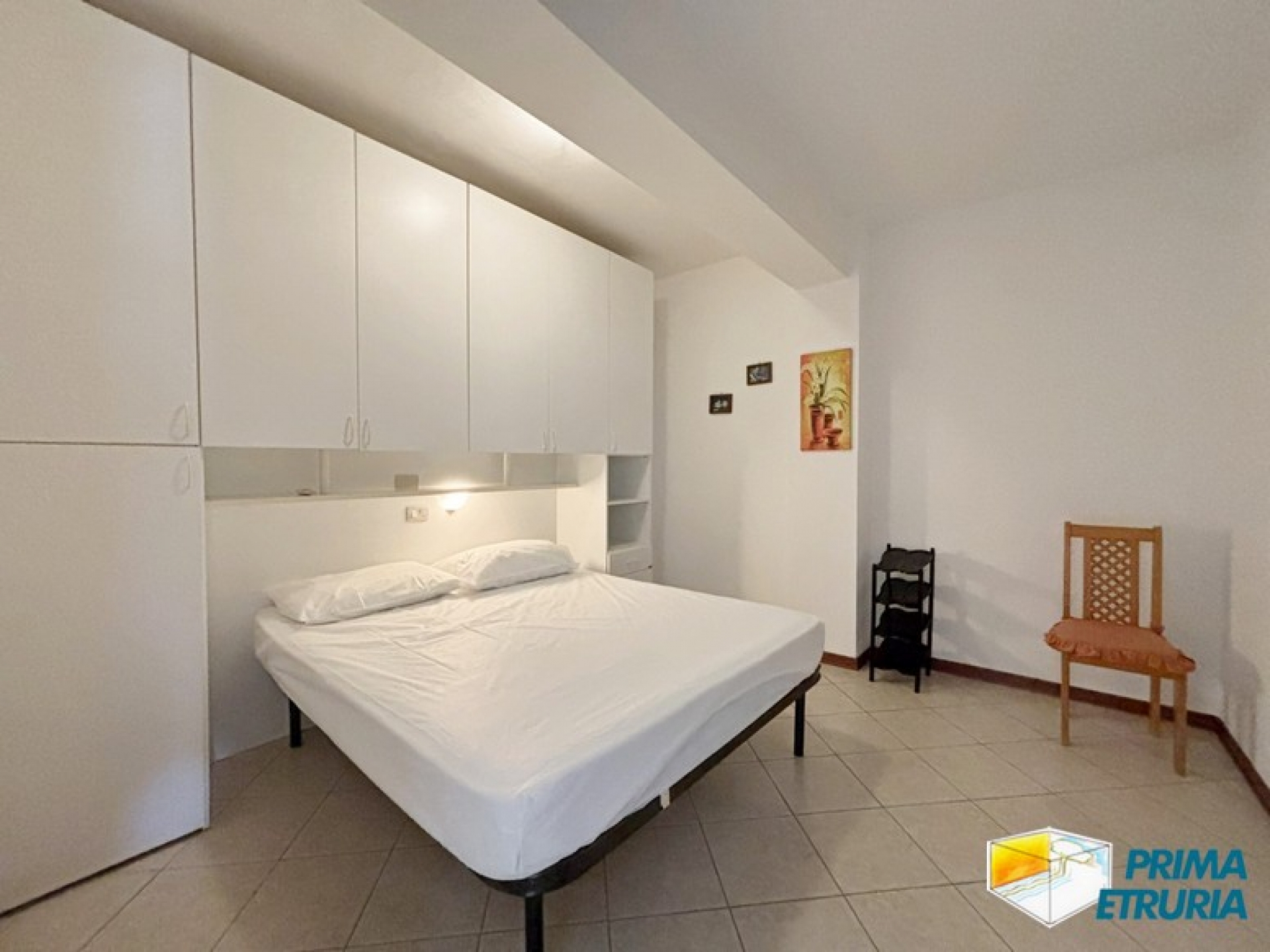 TRILOCALE CON AMPIA TERRAZZA - ZONA CENTRO -