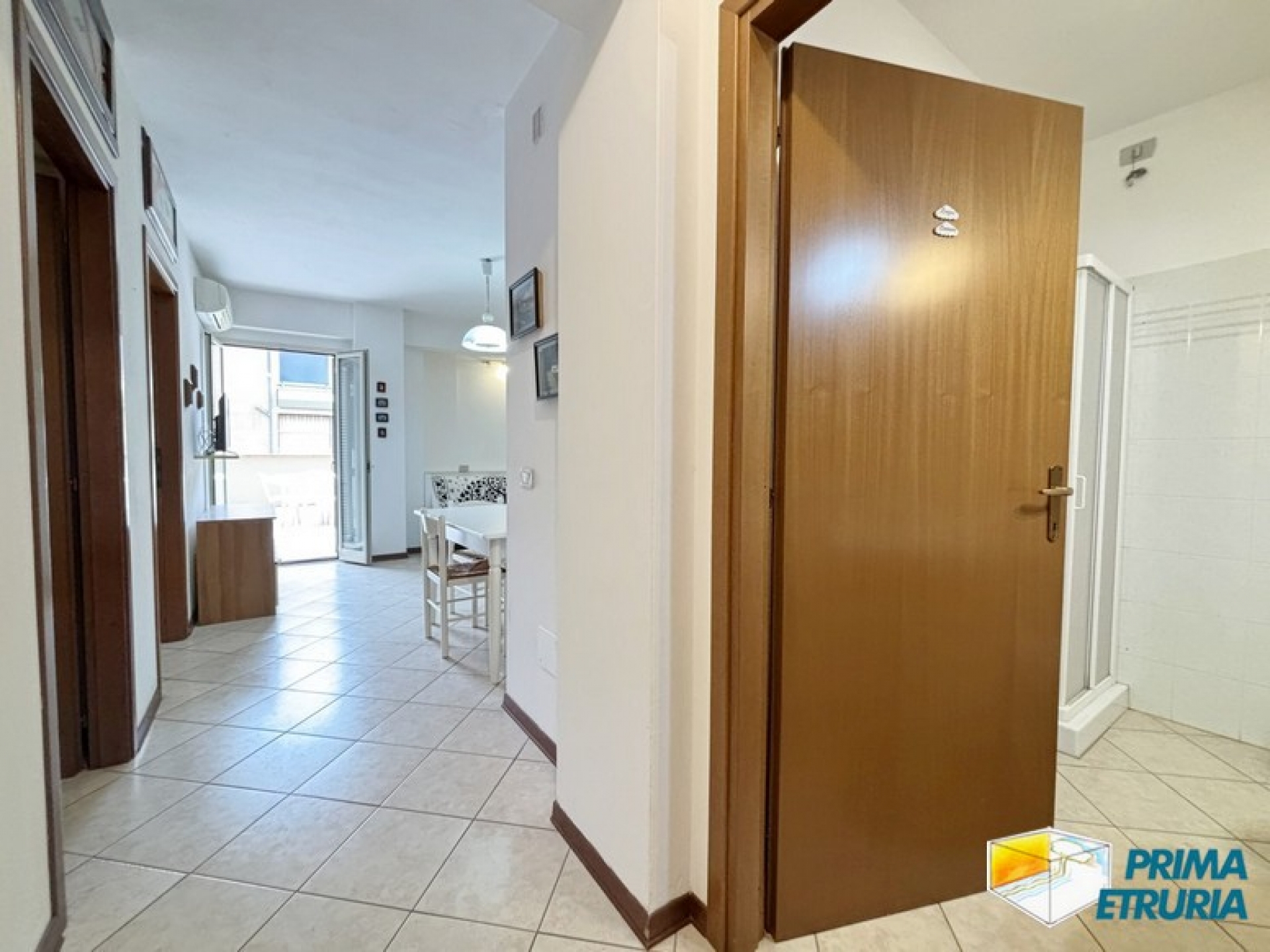 TRILOCALE CON AMPIA TERRAZZA - ZONA CENTRO -