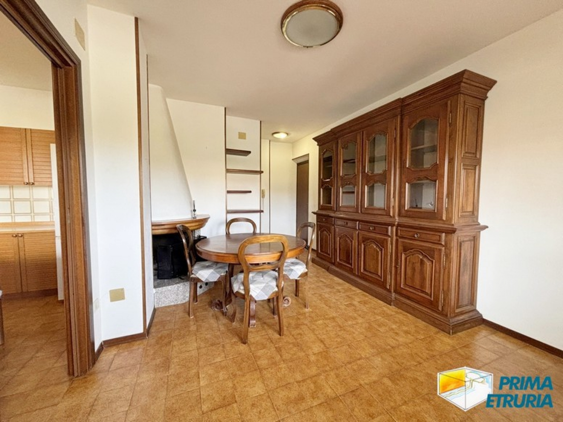 Ampio appartamento con terrazza abitabile e garage - ZONA TOMBOLO -