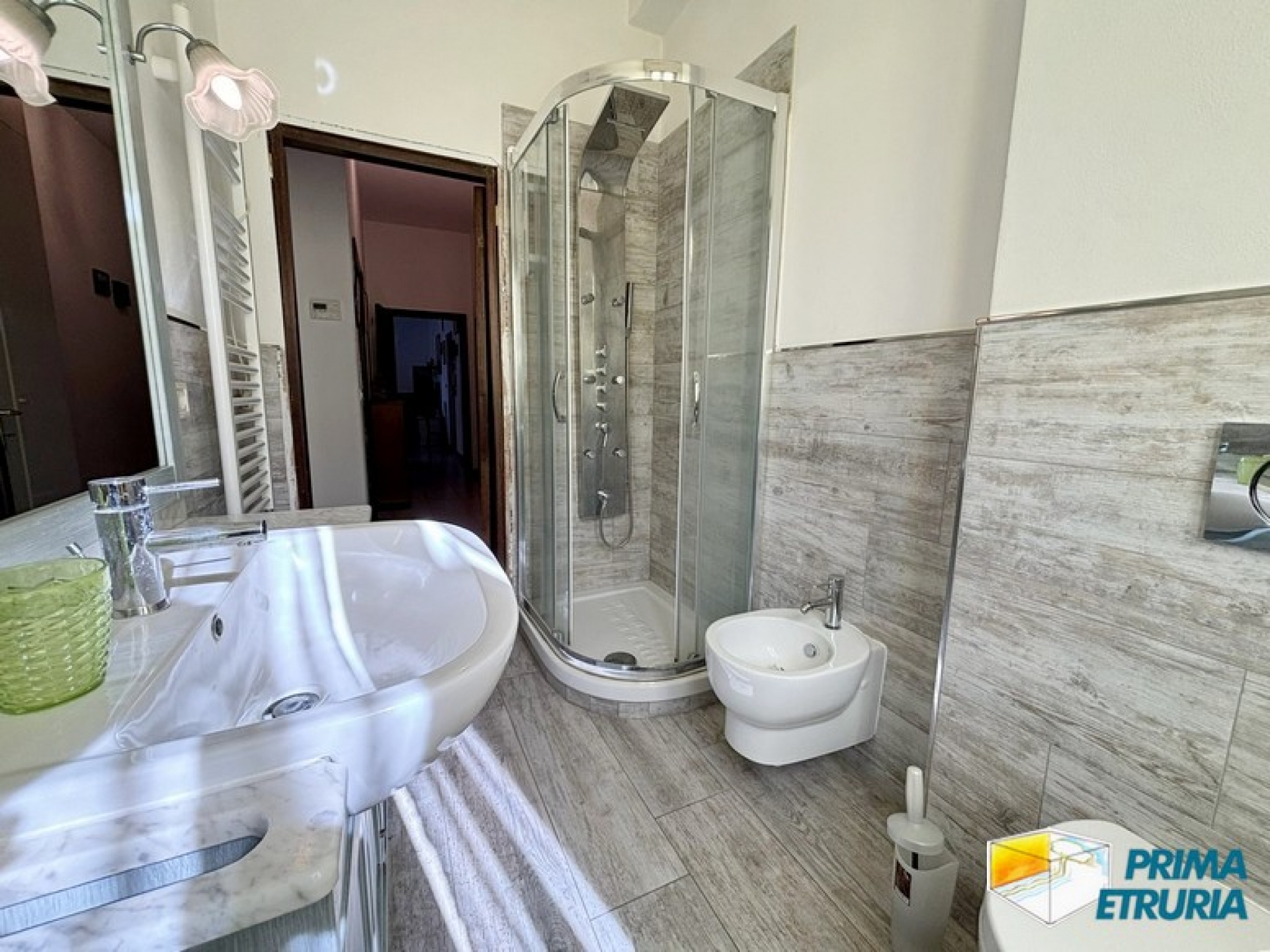 Trilocale con terrazza vivibile nel cuore di Marina di Grosseto - ZONA CENTRO -