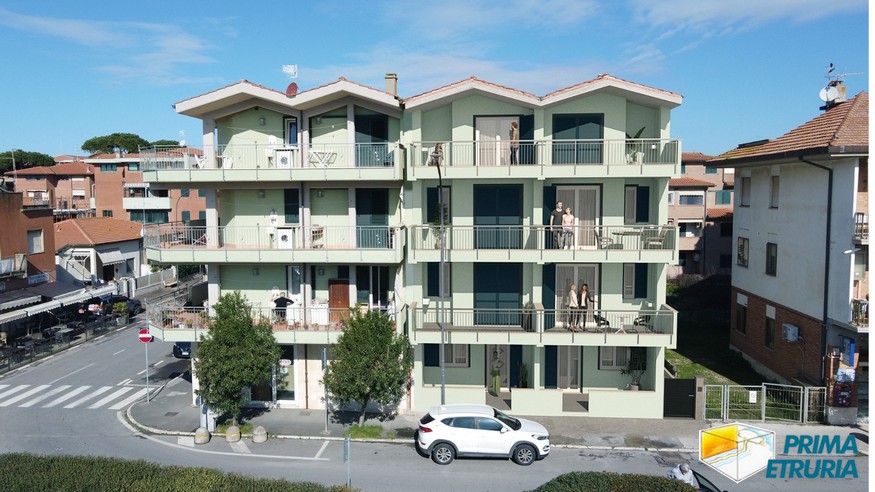 Bilocale con terrazza vivibile con fantastica vista sul porto - ZONA CENTRO -