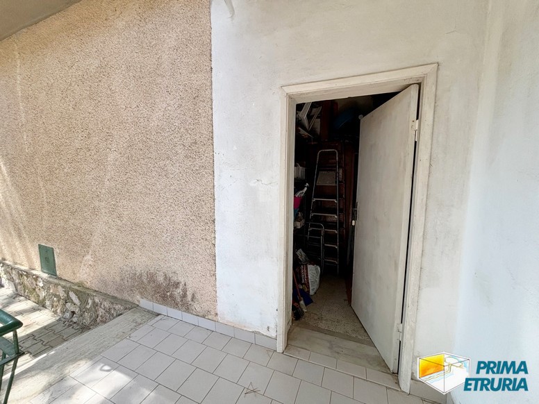 Trilocale con grande giardino privato a meno di 200 metri dal mare - ZONA ROSMARINA -