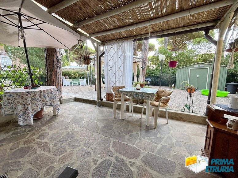 Monolocale con ampio giardino privato e posto auto - ZONA ROSMARINA -