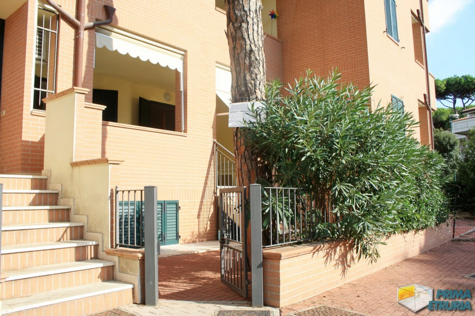 VENDESI TRILOCALE VIA DEL VOLTONCINO 27 - ZONA ROSMARINA -
