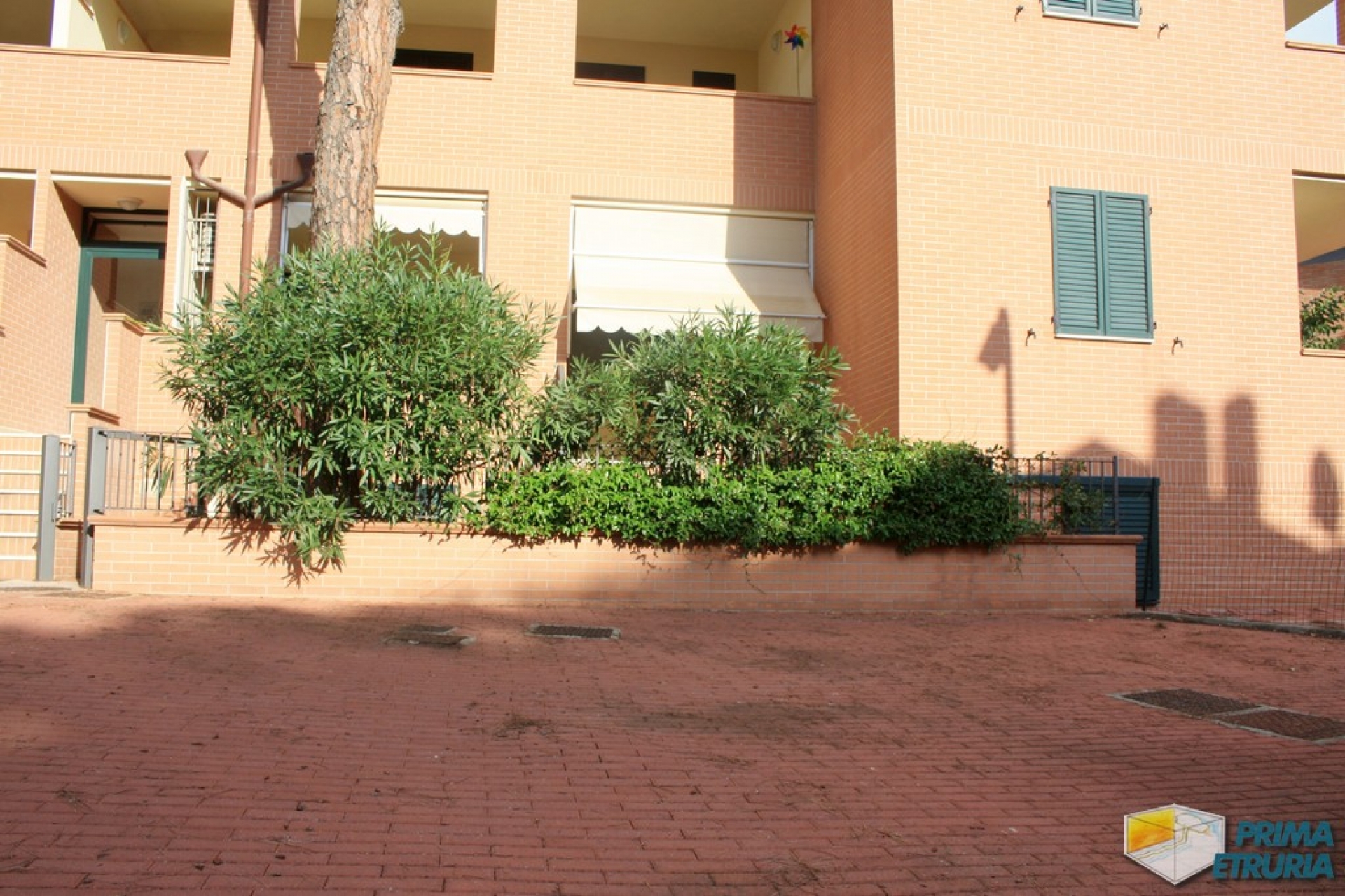 VENDESI TRILOCALE VIA DEL VOLTONCINO 27 - ZONA ROSMARINA -
