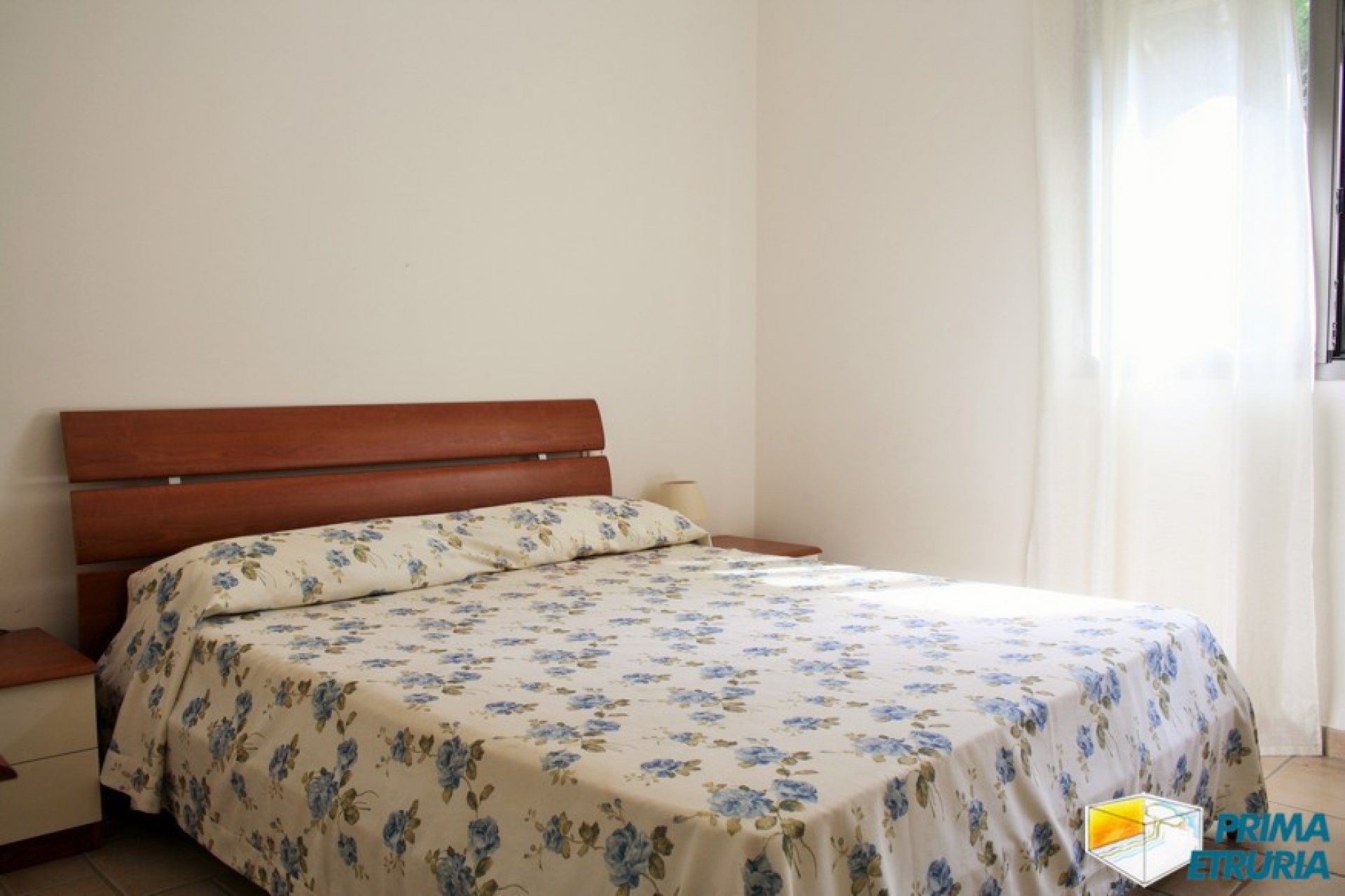 Moderno bilocale con giardino privato a 100 metri dal mare in zona Rosmarina