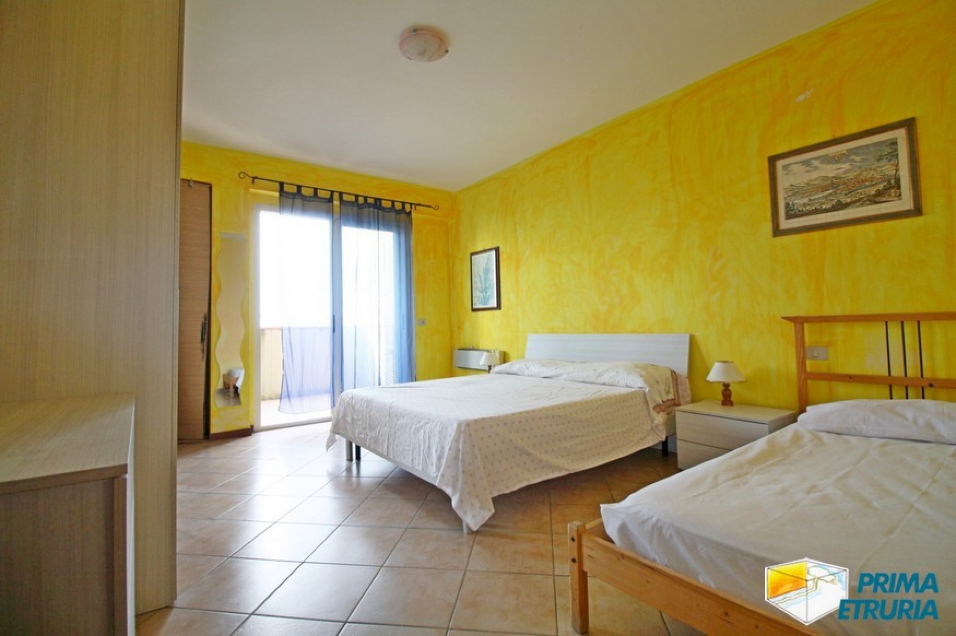 Bilocale fronte mare con terrazza panoramica in zona Centro